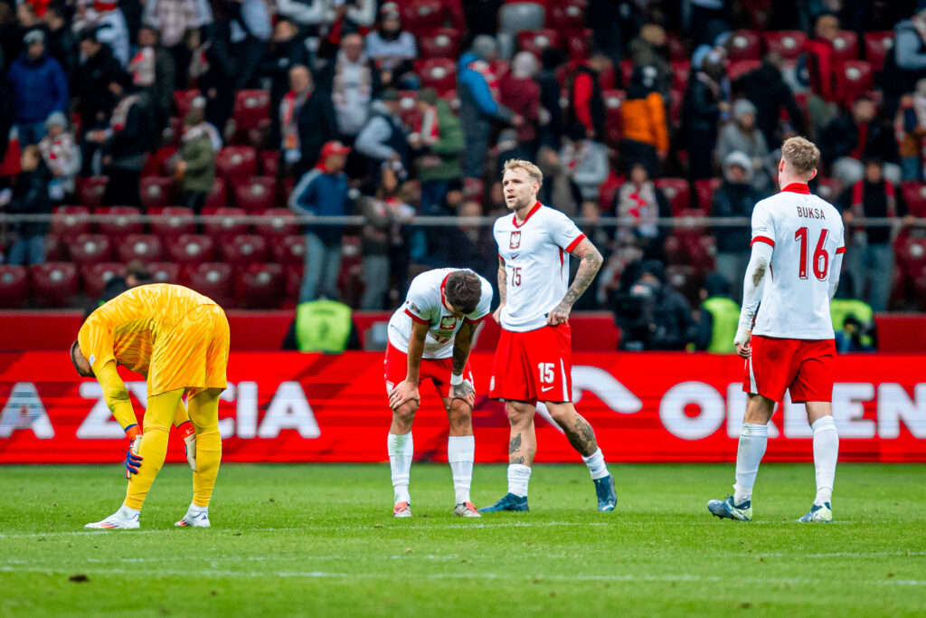 2024.11.18 Warszawa
pilka nozna UEFA Liga Narodow
Polska - Szkocja
N/z Tymoteusz Puchacz Adam Buksa Lukasz Skorupski smutek po przegranym meczu
Foto Mateusz Porzucek PressFocus

2024.11.18 Warszawa
Football - UEFA Nations League Warsaw Poland Scotland
Polska - Szkocja
Tymoteusz Puchacz Adam Buksa Lukasz Skorupski smutek po przegranym meczu
Credit: Mateusz Porzucek PressFocus