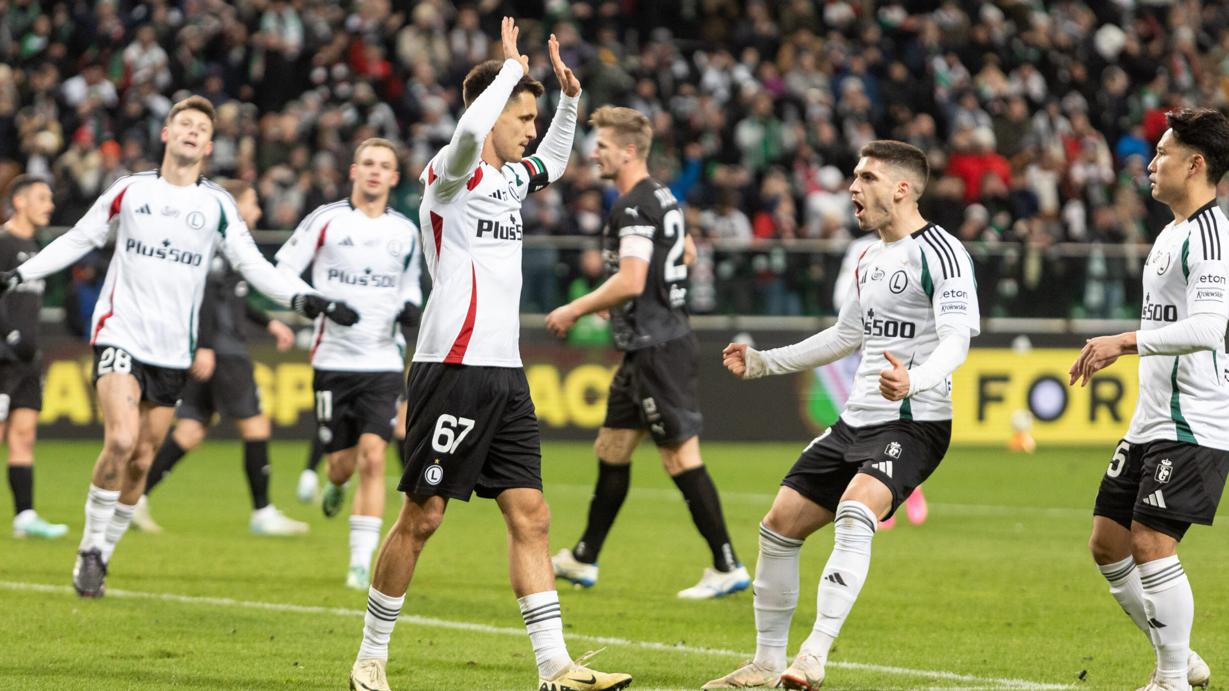 2024.11.23 Warszawa
pilka nozna PKO Ekstraklasa sezon 2024/2025
Legia Warszawa - Cracovia
N/z Bartosz Kapustka (Legia) radosc
Foto Tomasz Jastrzebowski / Foto Olimpik / PressFocus

2024.11.23 Warszawa
Football - Polish PKO Ekstraklasa season 2024/2025
Legia Warszawa - Cracovia
Bartosz Kapustka (Legia) radosc
Credit: Tomasz Jastrzebowski / Foto Olimpik / PressFocus