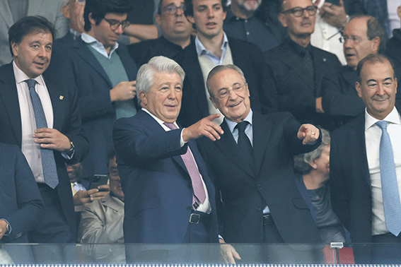 Spain - Atletico de Madrid vs Real Madrid CF - 29/09/2024 SPAIN, MADRID, SEPTEMBER 29. President Enrique Cerezo Torres of Atletico de Madrid L and President Florentino Perez of Real Madrid during the La Liga EA Sports football match between Atletico de Madrid and Real Madrid CF at Civitas Metropolitano on September 29, 2024 in Madrid, Spain. Photo by Manuel Blondeau/ AOP.Press Madrid Civitas Metropolitano Spain Copyright: x ManuelxBlondeau/AOP.Pressx AOP20240929 0006