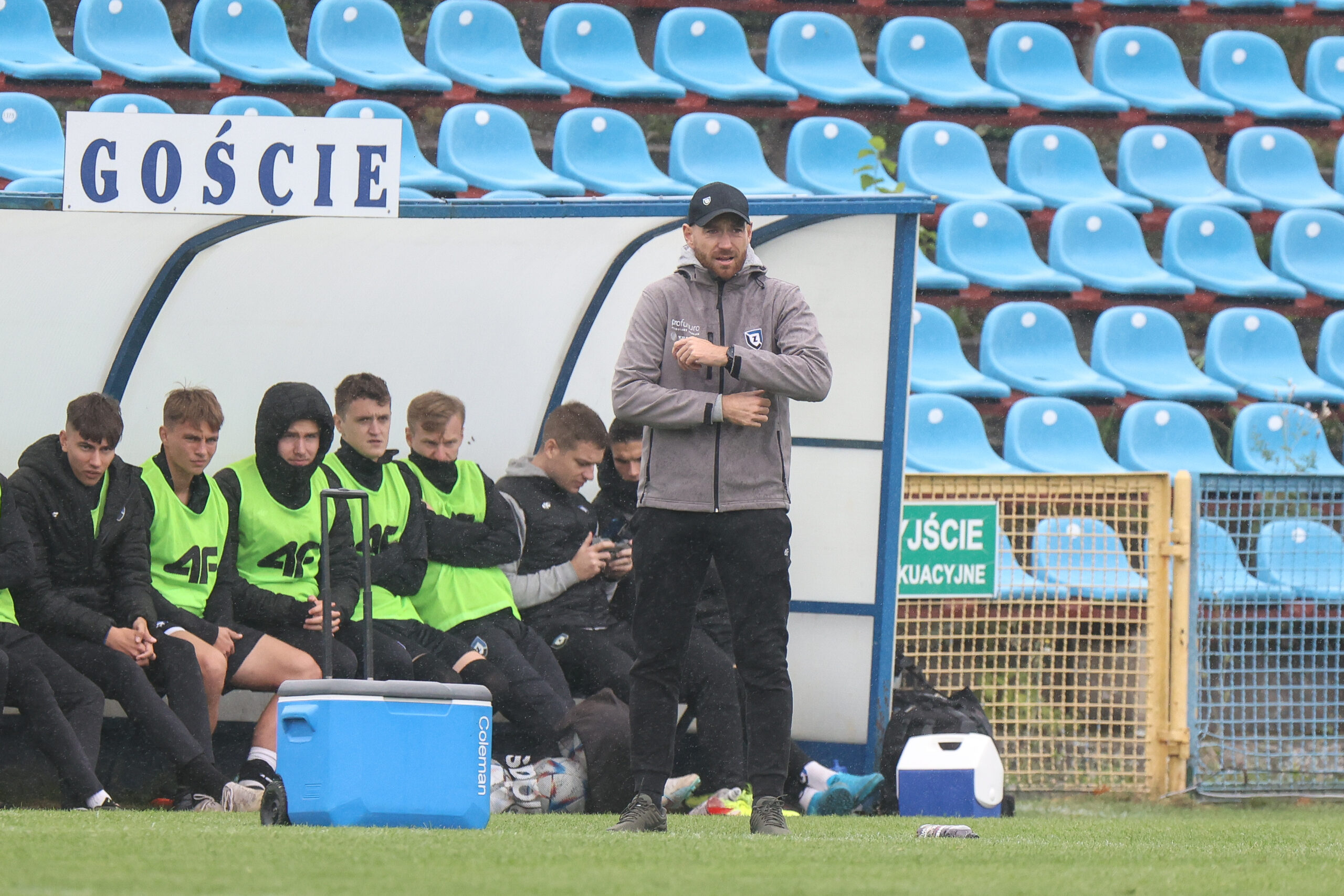 2023.10.06 Stargard Stadion Miejski OSIR
Pilka nozna III Trzecia Liga sezon 2023/2024
BLEKITNI STARGARD - ZAWISZA BYDGOSZCZ
N/z trener Piotr Kolc
Foto Szymon Gorski / PressFocus

2023.10.06 Stargard Stadion Miejski OSIR
Football III 3rd Polish League season 2023/2024
BLEKITNI STARGARD - ZAWISZA BYDGOSZCZ
trener Piotr Kolc
Credit: Szymon Gorski / PressFocus