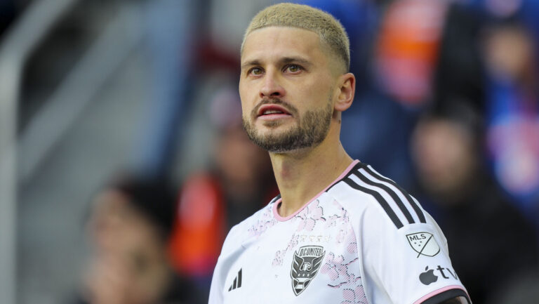 Mar 10, 2024; Cincinnati, Ohio, USA; D.C. United midfielder Mateusz Klich (43) prepares for the corner kick in the first half against FC Cincinnati at TQL Stadium. Mandatory Credit: Katie Stratman-USA TODAY Sports/Sipa USA
2024.03.10 Cincinnati
pilka nozna amerykanska liga MLS
MLS: D.C. United at FC Cincinnati
Foto Katie Stratman-USA TODAY Sports/SIPA USA/PressFocus

!!! POLAND ONLY !!!