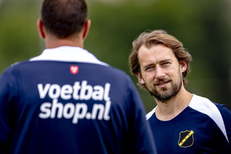 ZUNDERT, Netherlands, 01-07-2024, football, Midglas Trainingscentrum, Dutch eredivisie, season 2024 / 2025,  during the first training NAC, NAC assistant Tomasz Kaczmarek (Photo by Pro Shots/Sipa USA)
2024.07.01 Zundert
pilka nozna liga holenderska 
Pierwszy trening NAC Breda
Foto Pro Shots Photo Agency/SIPA USA/PressFocus

!!! POLAND ONLY !!!