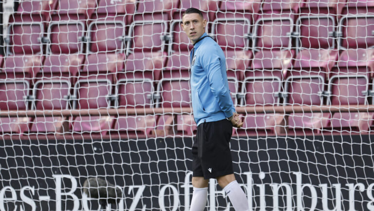 Erik Jirka of FC Viktoria Plze? inspects the pitch during the UEFA Europa League Play-off Second Leg match at Tynecastle Park, Edinburgh
Picture by Fred Palmer/Focus Images Ltd 07510556226
29/08/2024
2024.08.29 Edynburg
Pilka nozna Liga Europy
Heart of Midlothian - Viktoria Pilzno
Foto Fred Palmer/Focus Images/MB Media/PressFocus

!!! POLAND ONLY !!!