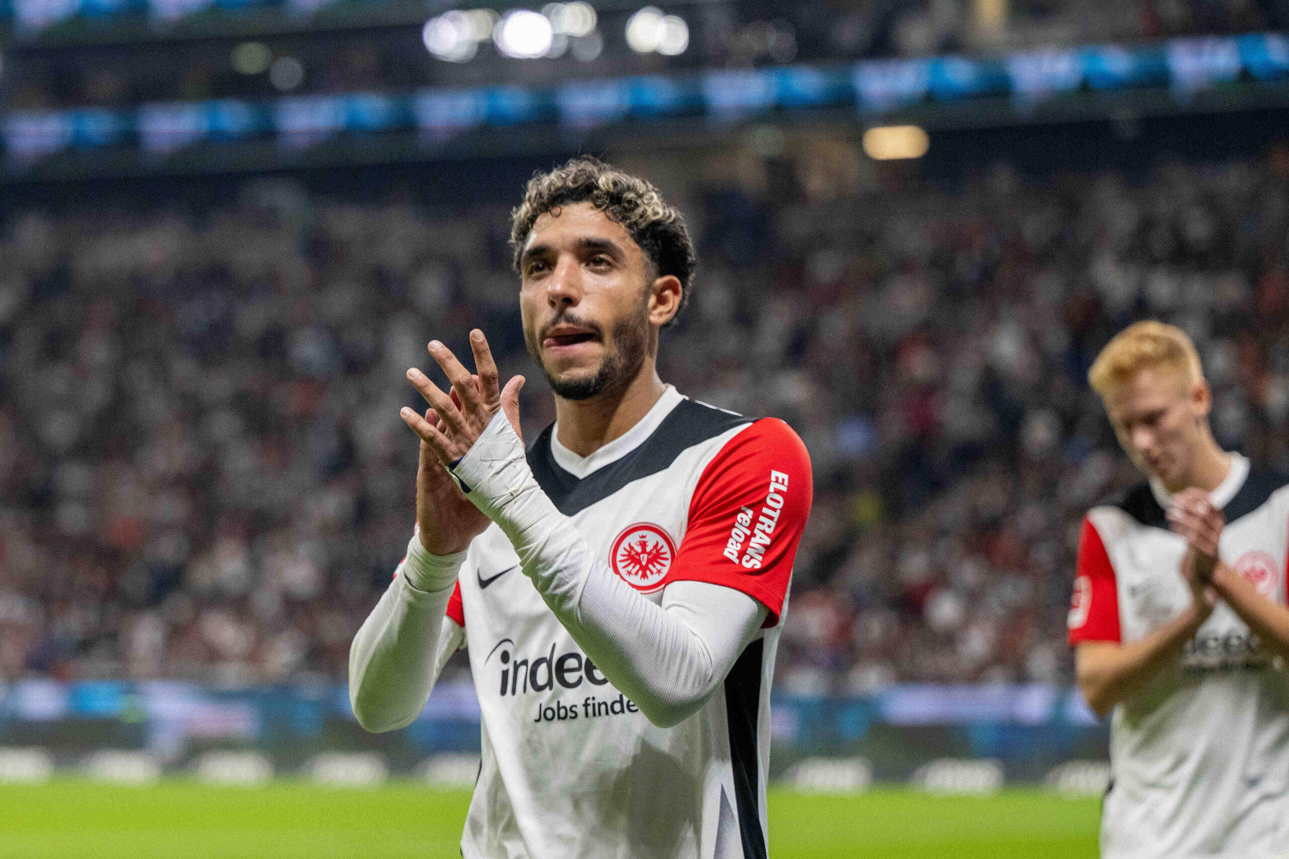 Omar Marmoush Eintracht Frankfurt Torjubel, jubelt nach seinem Treffer zum 2:0 waehrend des Spiels der 1. Bundesliga zwischen Eintracht Frankfurt und Borussia Munchengladbach, Deutsche Bank Park am 21. September 2024 in Frankfurt am Main, Deutschland. Foto von Wolfgang Denkinger/DeFodi Images  Omar Marmoush Eintracht Frankfurt celebrates after scoring his team s 2 goal during the Bundesliga match between Eintracht Frankfurt and Borussia Munchengladbach at Deutsche Bank Park on September 21, 2024 in Frankfurt am Main, Germany. Photo by Wolfgang Denkinger/DeFodi Images DFL regulations prohibit any use of photographs as image sequences and/or quasi-video. Defodi-0763986054st *** Omar Marmoush Eintracht Frankfurt celebrates after scoring his team s 2 goal during the Bundesliga match between Eintracht Frankfurt and Borussia Munchengladbach, Deutsche Bank Park on September 21, 2024 in Frankfurt am Main, Germany, Germany Photo by Wolfgang Denkinger DeFodi Images Omar Marmoush Eintracht Frankfurt celebrates after scoring his team s 2 goal during the Bundesliga match between Eintracht Frankfurt and Borussia Munchengladbach at Deutsche Bank Park on September 21, 2024 in Frankfurt am Main, Germany Photo by Wolfgang Denkinger DeFodi Images DFL regulations prohibit any use of photographs as image sequences and or quasi video Defodi 0763986054st Defodi-747 DFL regulations prohibit any use of photographs as image sequences and/or quasi-video.
2024.09.21 Stuttgart
pilka nozna liga niemiecka
Eintracht Frankfurt - Borussia Munchengladbach
Foto IMAGO/PressFocus

!!! POLAND ONLY !!!