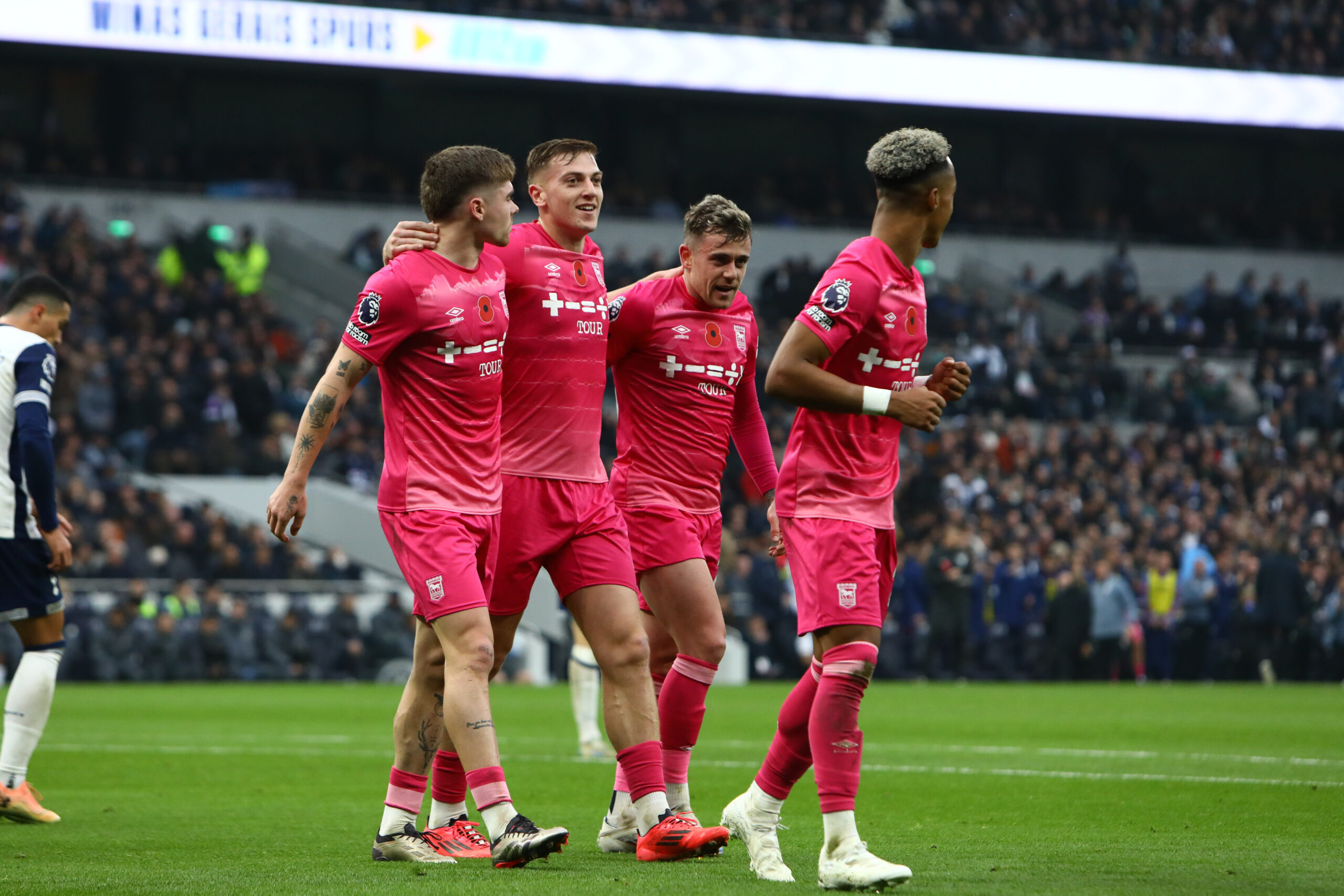 London, England, October 10th 2024: Liam Delap (19 Ipswich Town) celebrates with his teammates after scoring a goal during the Premier League game between Tottenham Hotspur and Ipswich Town at Tottenham Hotspur Stadium in London, England  (Alexander Canillas/SPP) (Photo by Alexander Canillas/SPP/Sipa USA)
2024.11.10 Londyn
pilka nozna liga angielska
Tottenham Hotspur - Ipswich Town
Foto Alexander Canillas/SPP/SIPA USA/PressFocus

!!! POLAND ONLY !!!