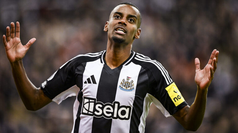 NEWCASTLE UPON TYNE, ENGLAND, NOVEMBER 25: Alexander Isak of Newcastle United reacts after his goal is disallowed during the Premier League match between Newcastle United and West Ham United at St James&#039; Park on November 25, 2024 in Newcastle upon Tyne, England.  (Richard Callis / SPP) (Photo by Richard Callis / SPP/Sipa USA)
2024.11.25 Newcastle upon Tyne
pilka nozna Liga angielska
Newcastle United - West Ham United
Foto Richard Callis/SPP/SIPA USA/PressFocus

!!! POLAND ONLY !!!