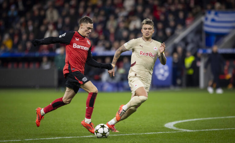 Leverkusen, Germany. 26th Nov 2024. . Florian Wirtz LEV Kamil Piatkowski SC Bayer Leverkusen - FC Salzburg 26.11.2024 *** Leverkusen, Germany 26th Nov 2024 Florian Wirtz LEV Kamil Piatkowski SC Bayer Leverkusen FC Salzburg 26 11 2024
2024.11.26 
pilka nozna liga mistrzow
Bayer 04 Leverkusen - FC Salzburg
Foto IMAGO/PressFocus

!!! POLAND ONLY !!!