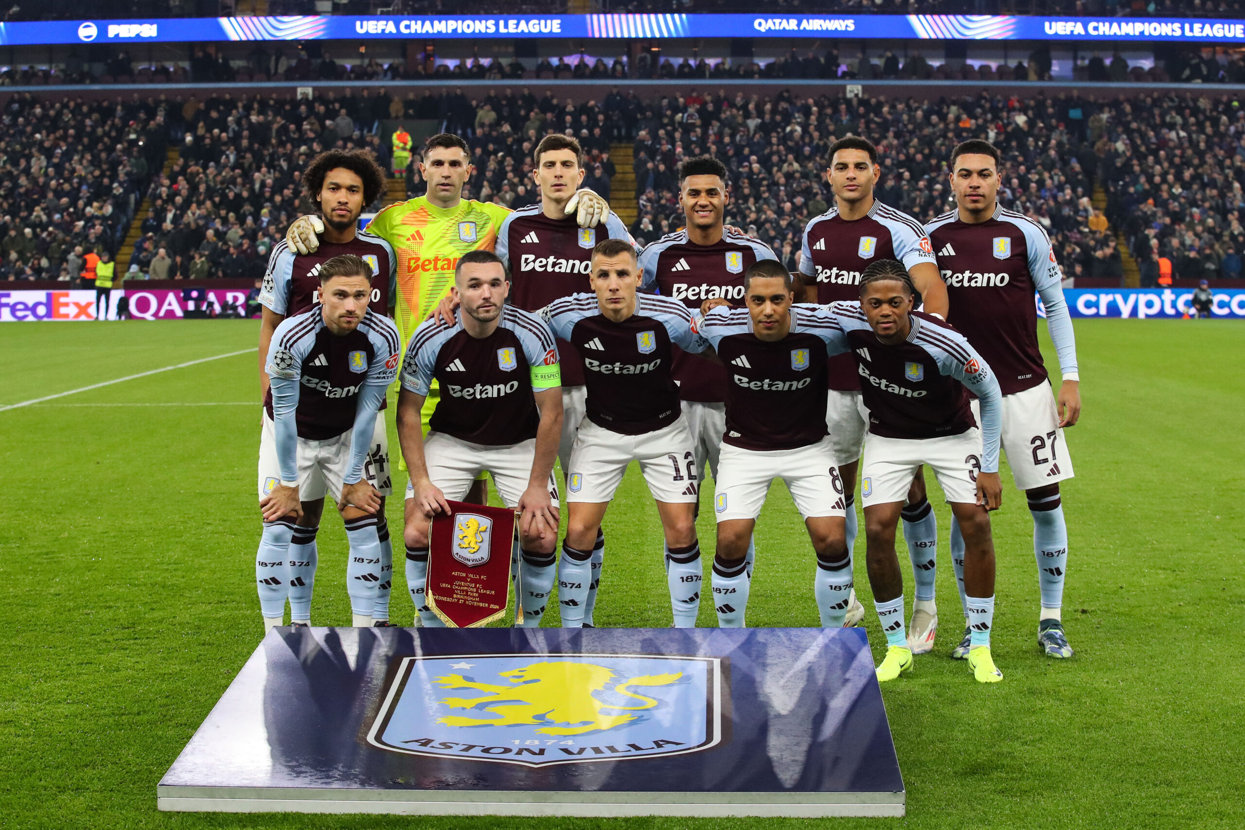 Aston Villa players line up during the UEFA Champions League,League Phase MD5 match Aston Villa vs Juventus at Villa Park, Birmingham, United Kingdom, 27th November 2024

(Photo by Gareth Evans/News Images) in Birmingham, United Kingdom on 11/27/2024. (Photo by Gareth Evans/News Images/Sipa USA)
2024.11.27 Birmingham
pilka nozna liga mistrzow
Aston Villa - Juventus
Foto Gareth Evans/News Images/SIPA USA/PressFocus

!!! POLAND ONLY !!!