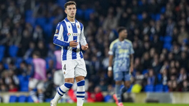 SAN SEBASTIAN, 28-11-2024 , Reale Arena , football, UEFA Europa League, season 2024 / 2025, Match between Real Sociedad and Ajax , Real Sociedad player Martin Zubimendi (Photo by Pro Shots/Sipa USA)
2024.11.28 San Sebastian
pilka nozna liga Europy
Real Sociedad San Sebastian - Ajax Amsterdam
Foto Pro Shots Photo Agency/SIPA USA/PressFocus

!!! POLAND ONLY !!!