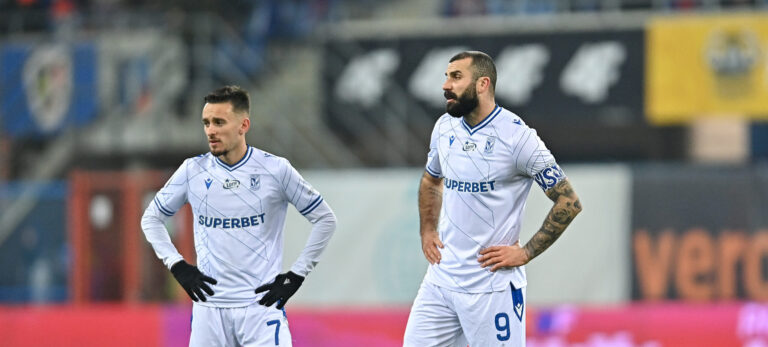 2024.11.29 Gliwice
Pilka nozna PKO Ekstraklasa sezon 2024/2025
Piast Gliwice - Lech Poznan
N/z Alfonso Sousa Mikael Ishak
Foto Lukasz Sobala / PressFocus

2024.11.29 Gliwice
Football Polish League PKO Ekstraklasa season 2024/2025
Piast Gliwice - Lech Poznan
Alfonso Sousa Mikael Ishak
Credit: Lukasz Sobala / PressFocus