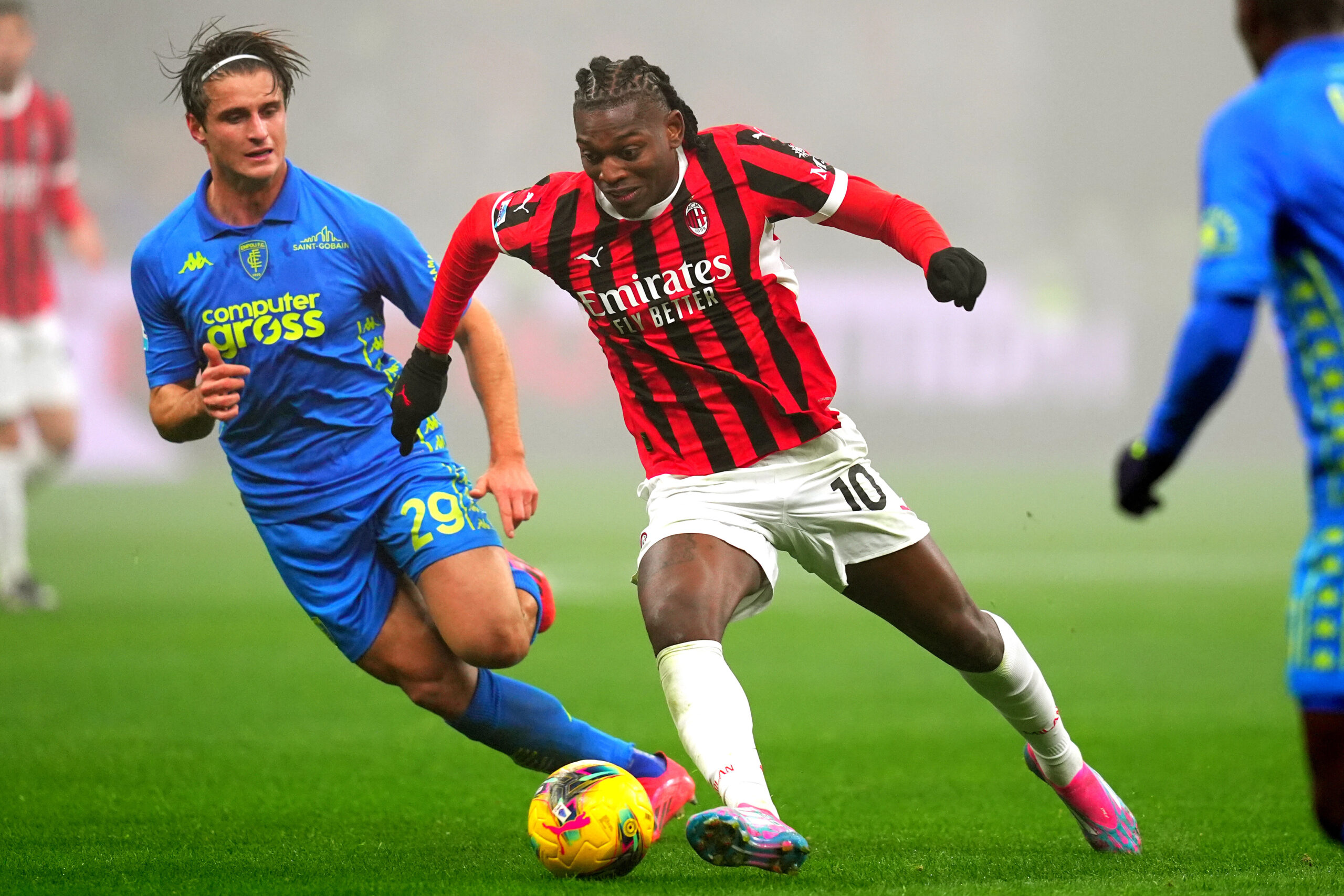 EmpoliÕs Lorenzo Colombo  fight for the ball with AC MilanÕs Rafael Leao during  the Serie A soccer match between Milan and Empoli at San Siro  Stadium in Milan  , North Italy - Saturday  , November 30  , 2024. Sport - Soccer . (Photo by Spada/LaPresse) (Photo by Spada/LaPresse/Sipa USA)
2024.11.30 Mediolan
pilka nozna Liga Wloska
AC Milan - Empoli FC
Foto Spada/LaPresse/SIPA USA/PressFocus

!!! POLAND ONLY !!!