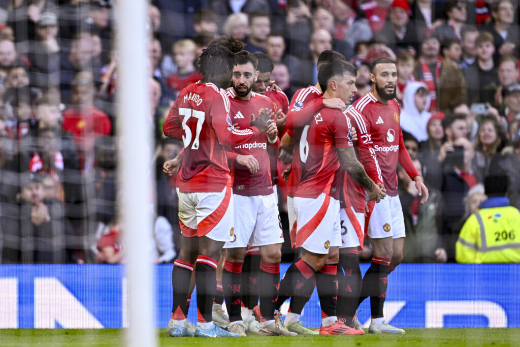 Old Trafford MANCHESTER, ENGLAND - DECEMBER 01: Manchester United players celebrate their first goal during the Premier League 2024/25 Matchweek 13 match between Manchester United FC and Everton FC at Old Trafford on December 01, 2024 in Manchester, England.  (Richard Callis / SPP) (Photo by Richard Callis / SPP/Sipa USA)
2024.12.01 Manchester
pilka nozna liga angielska
Manchester United FC - Everton FC
Foto SPP/SIPA USA/PressFocus

!!! POLAND ONLY !!!