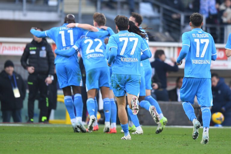 Napoli celebrates after scoring the goal of 0-1 during the Serie A soccer match between Torino and Napoli at the Stadio Olimpico Grande Torino in Turin, north west Italy - Sunday, December 1, 2024. Sport - Soccer . 
(Photo by Alberto Gandolfo/LaPresse) (Photo by Alberto Gandolfo/LaPresse/Sipa USA)
2024.12.01 Turyn
pilka nozna liga wloska
Torino - Napoli 
Foto LaPresse/SIPA USA/PressFocus

!!! POLAND ONLY !!!