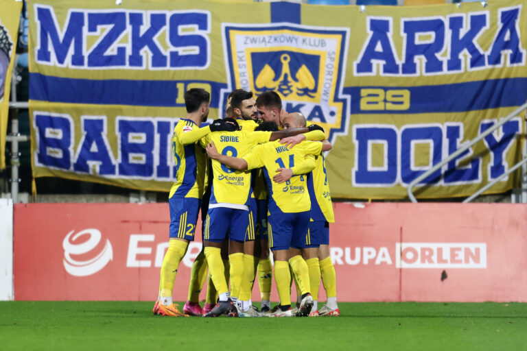 2024.12.02 Gdynia Pilka Nozna Betclic 1 liga sezon 2024/2025 Mecz Arka Gdynia - Stal Rzeszow N/z Karol Czubak gol bramka radosc Foto Piotr Matusewicz / PressFocus

2024.12.02 Gdynia
Football Polish first division season 2024/2025
Arka Gdynia - Stal Rzeszow
Karol Czubak gol bramka radosc
Credit: Piotr Matusewicz / PressFocus