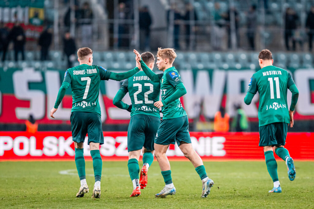 2024.12.03 Wroclaw
pilka nozna Puchar Polski 
Slask Wroclaw - Piast Gliwice
N/z Piotr Samiec Talar gol bramka radosc goal
Foto Mateusz Porzucek PressFocus

2024.12.03 Wroclaw
football Polish Cup
Slask Wroclaw - Piast Gliwice
Piotr Samiec Talar gol bramka radosc goal
Credit: Mateusz Porzucek PressFocus