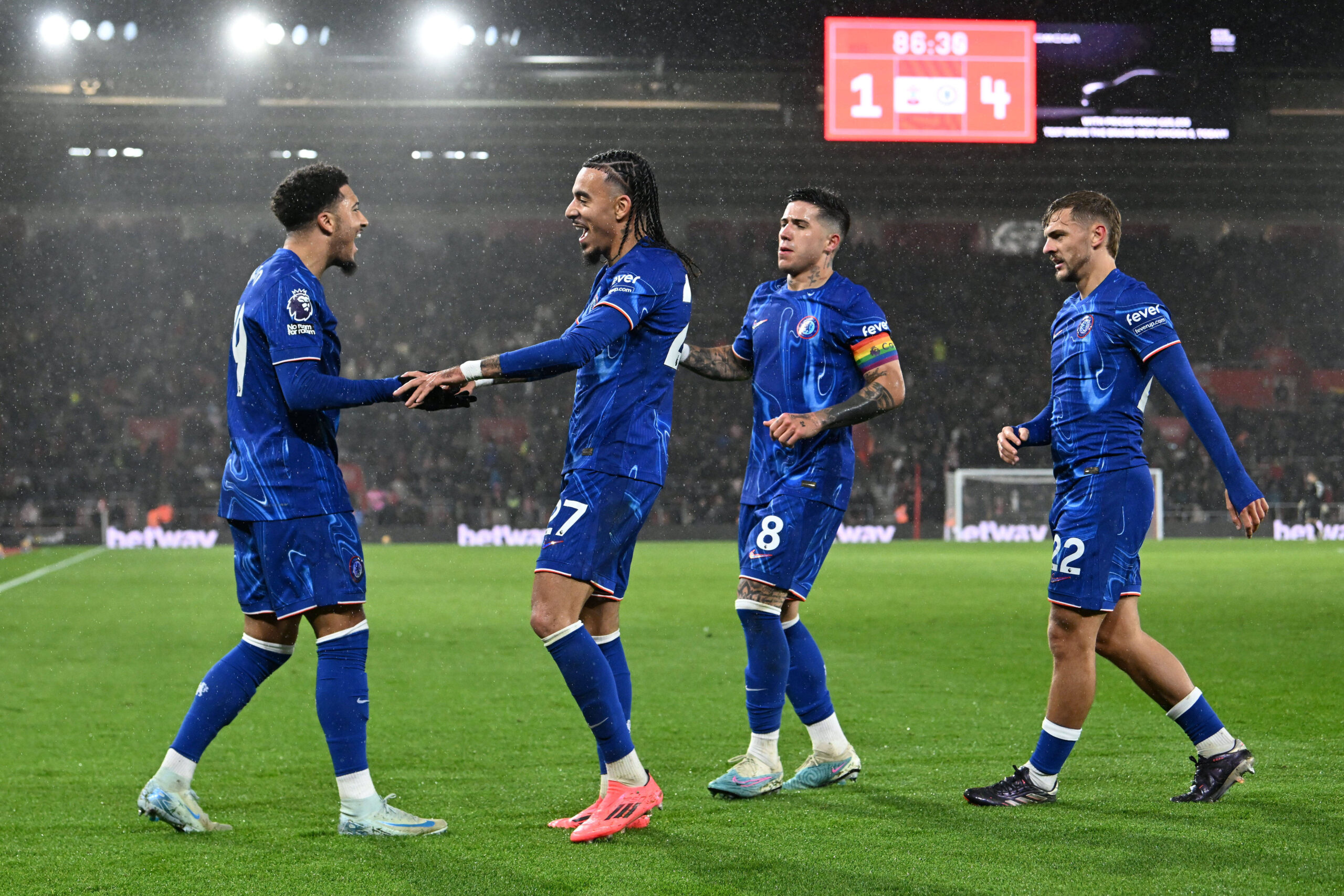 Southampton v Chelsea Premier League 04/12/2024. Goal 1-5 - Jadon Sancho 19 of Chelsea celebrates scoring the fifth goal with Malo Gusto 27 of Chelsea during the Premier League match between Southampton and Chelsea at the St Mary s Stadium, Southampton, England on 4 December 2024. Southampton St Mary s Stadium Hampshire England Editorial use only DataCo restrictions apply See www.football-dataco.com , Copyright: xGrahamxHuntx PSI-20955-0084
2024.12.04 Southampton
pilka nozna liga angielska
Southampton - Chelsea Londyn
Foto IMAGO/PressFocus

!!! POLAND ONLY !!!