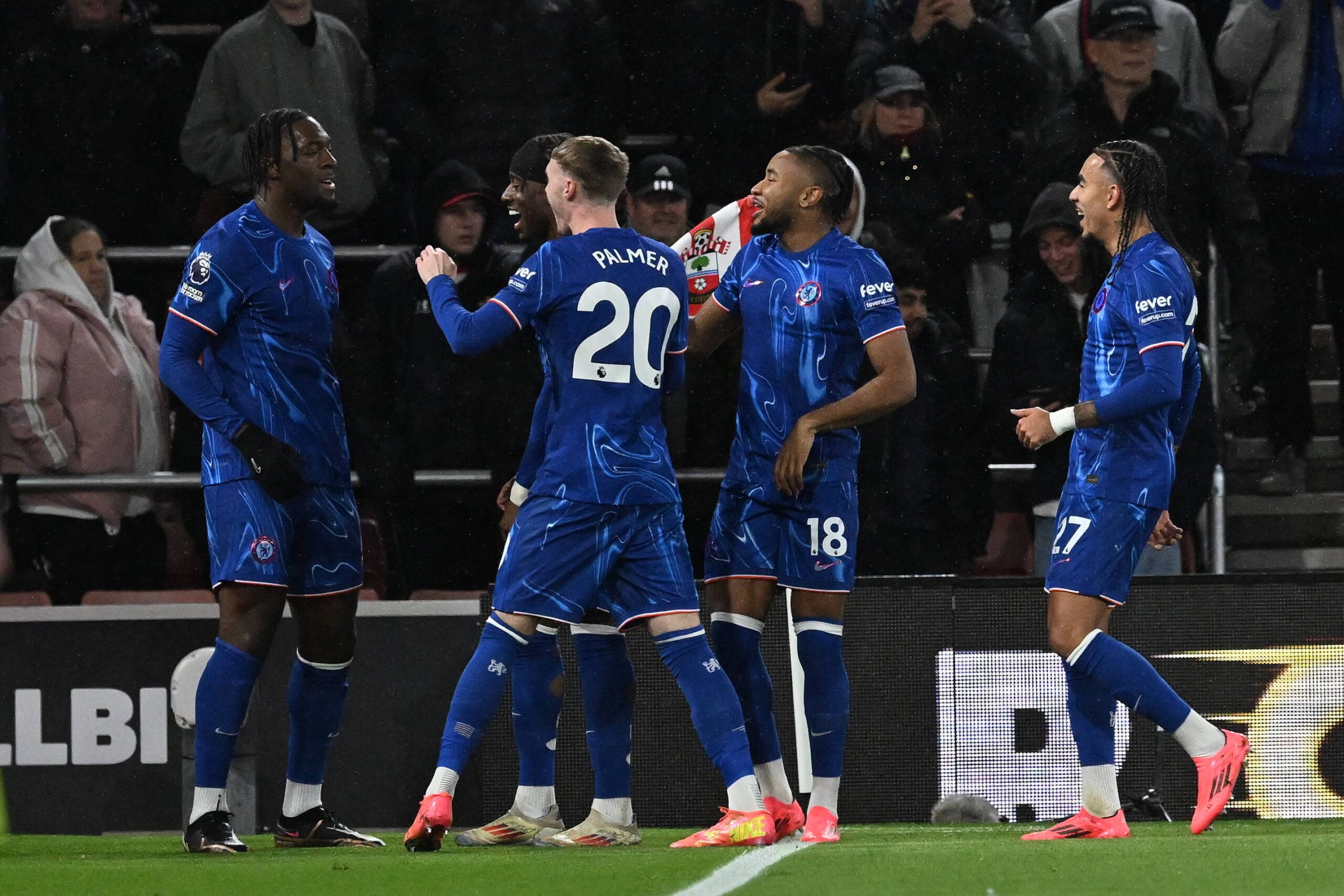 Southampton v Chelsea Premier League 04/12/2024. Goal 0-1 - Axel Disasi 2 of Chelsea celebrates scoring the opening goal during the Premier League match between Southampton and Chelsea at the St Mary s Stadium, Southampton, England on 4 December 2024. Southampton St Mary s Stadium Hampshire England Editorial use only DataCo restrictions apply See www.football-dataco.com , Copyright: xGrahamxHuntx PSI-20955-0130
2024.12.04 Southampton
pilka nozna liga angielska
Southampton - Chelsea Londyn
Foto IMAGO/PressFocus

!!! POLAND ONLY !!!