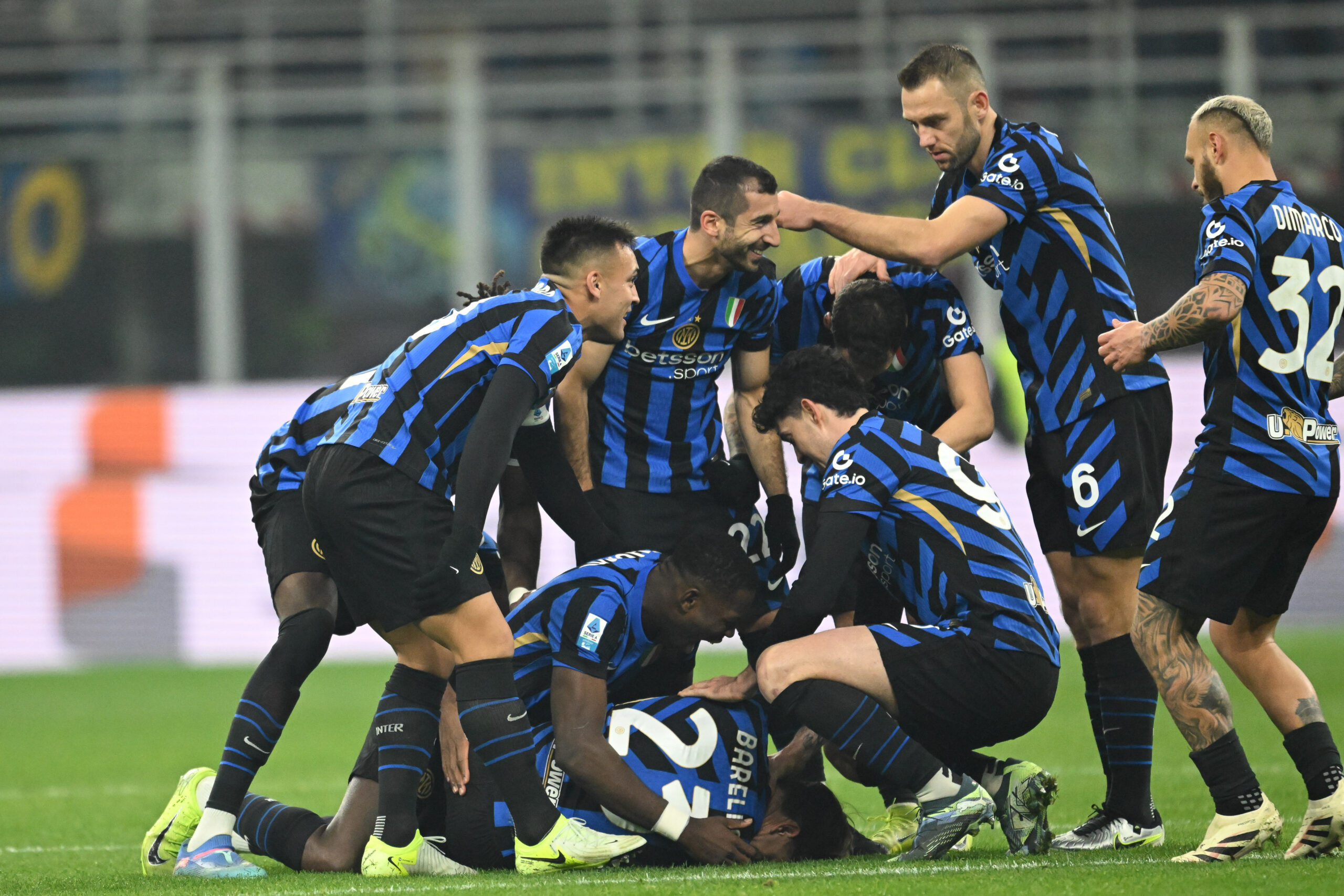 Nicolo Barella of Inter FC celebrating after a goal during the Italian Serie A football match between Inter FC and Parma Calcio 1913 on 6 of December 2024 at Giuseppe Meazza San Siro Siro stadium in Milan, Italy (Photo by Tiziano Ballabio/IPA Sport / ipa-agency.net/IPA/Sipa USA)
2024.12.06 Mediolan
pilka nozna liga wloska
Inter Mediolan - Parma Calcio
Foto Tiziano Ballabio/IPA Sport/ipa-agency.net/SIPA USA/PressFocus

!!! POLAND ONLY !!!