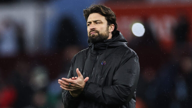 Russell Martin manager of of Southampton applauds the travelling fans after the Premier League match Aston Villa vs Southampton at Villa Park, Birmingham, United Kingdom, 7th December 2024

(Photo by Mark Cosgrove/News Images) in Birmingham, United Kingdom on 12/7/2024. (Photo by Mark Cosgrove/News Images/Sipa USA)
2024.12.07 Birmingham
pilka nozna liga angielska
Aston Villa - Southampton
Foto News Images/SIPA USA/PressFocus

!!! POLAND ONLY !!!