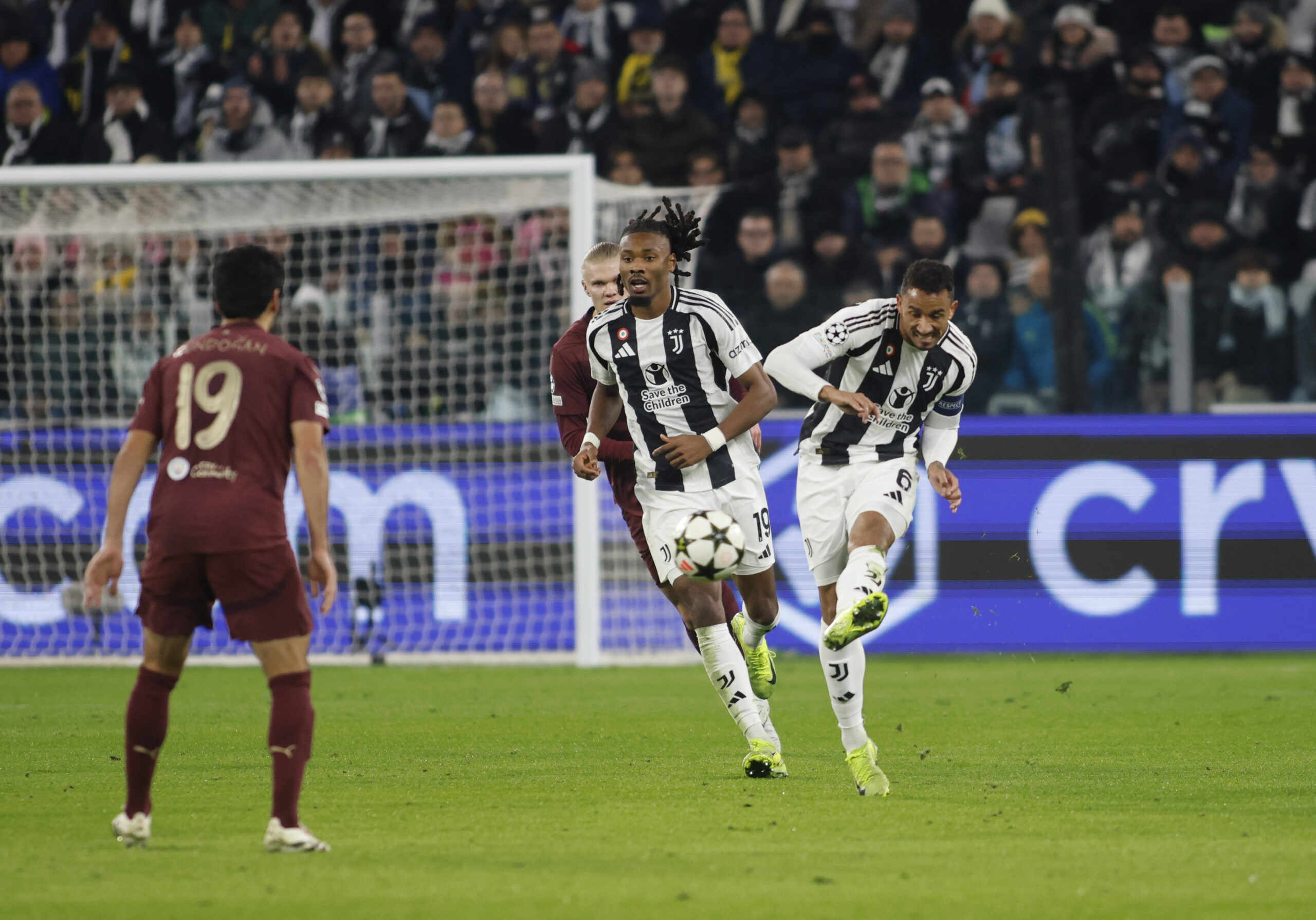 Danilo Luiz da Silva of Juventus FC during the Uefa Champions League 2024/25, football match between Juventus FC and Manchester City, on 11 December 2024, at Allianz Stadium Turin Italy. Photo Nderim Kaceli (Photo by Nderim Kaceli/IPA Sport / ipa-agency.net/IPA/Sipa USA)
2024.12.11 Turyn
pilka nozna liga mistrzow
Juventus Turyn - Manchester City
Foto Nderim Kaceli/IPA Sport/ipa-agency.net/SIPA USA/PressFocus

!!! POLAND ONLY !!!