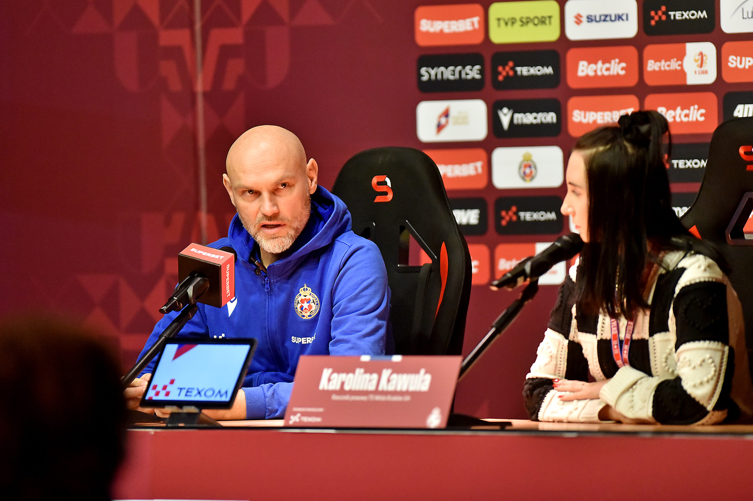 2024.12.12 Krakow
Pilka nozna , Betclic I liga , sezon 2024/25
Wisla Krakow - Miedz Legnica
N/z Mariusz Jop, Karolina Kawula, pomeczowa konferencja prasowa
Foto Krzysztof Porebski / PressFocus

2024.12.12 Krakow
Football , Polish league, second level , 2024/2025 season
Wisla Krakow - Miedz Legnica
Mariusz Jop, Karolina Kawula, pomeczowa konferencja prasowa
Credit: Krzysztof Porebski / PressFocus