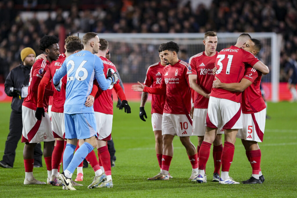 City Ground Stadium NOTTINGHAM, ENGLAND - DECEMBER 14: Players salute each other prior to the Premier League 2024/25 Matchweek 10 match between Nottingham Forest and Aston Villa FC at The City Ground Stadium, on December 14, 2024 in Nottingham, England.  (Paul Bonser / SPP) (Photo by Paul Bonser / SPP/Sipa USA)
2024.12.14 Nottingham
pilka nozna liga angielska
Nottingham Forest - Aston Villa
Foto Paul Bonser/SPP/SIPA USA/PressFocus

!!! POLAND ONLY !!!