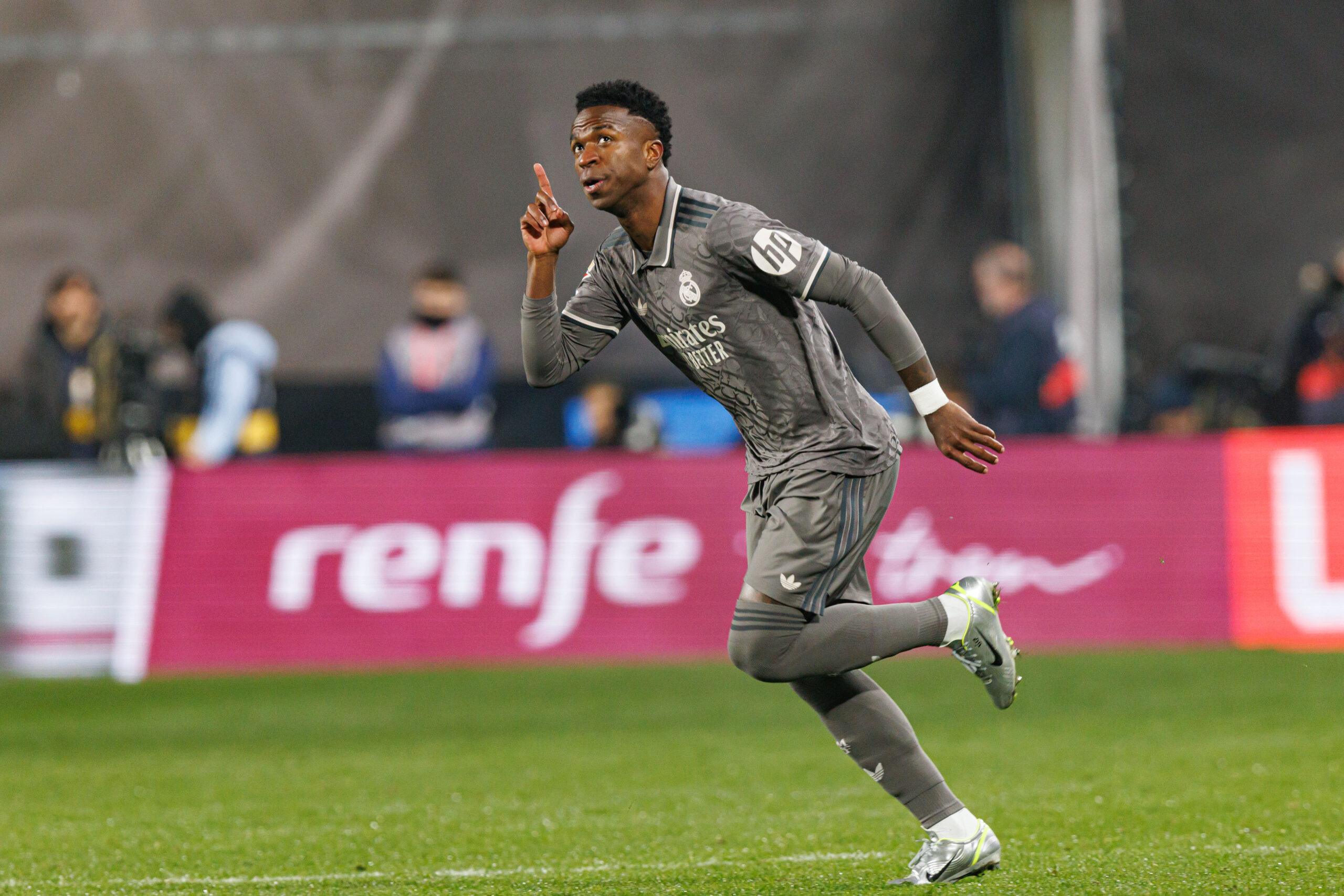 Vinicius Junior (Real Madrid FC) seen in action during LaLiga EA SPORTS game between Rayo Vallecano and Real Madrid FC at Estadio de Vallecas. Final score; Rayo Vallecano 3-3 Real Madrid. (Photo by Maciej Rogowski / SOPA Images/Sipa USA)
2024.12.14 Madryt
pilka nozna liga hiszpanska
Rayo Vallecano - Real Madryt
Foto Maciej Rogowski/SOPA Images/SIPA USA/PressFocus

!!! POLAND ONLY !!!