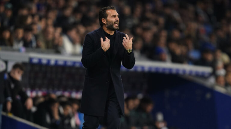 Valencia CF head coach Ruben Pipo Baraja during the La Liga EA Sports match between  RCD Espanyol and Valencia CF played at RCDE Stadium on December 18, 2024 in Barcelona, Spain. (Photo by Sergio Ruiz / Imago)  (Photo by pressinphoto/Sipa USA)
2024.12.18 Barcelona
pilka nozna liga hiszpanska
RCD Espanyol Barcelona - Valencia CF
Foto Sergio Ruiz/Imago/PRESSINPHOTO/SIPA USA/PressFocus

!!! POLAND ONLY !!!