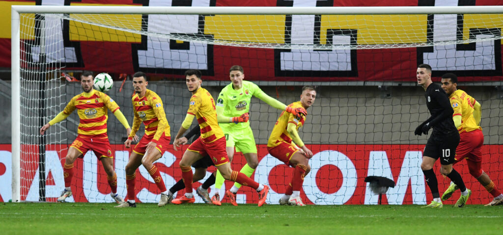 2024.12.19 Bialystok pilka nozna Liga Konferencji Europy 2024/2025 Jagiellonia Bialystok - NK Olimpija Ljubljana N/z akcja pod bramka Jagiellonii (L-P) Kristoffer Hansen Rui Filipe Nene Cezary Polak Slawomir Abramowicz bramkarz Jagiellonii Bialystok Mateusz Skrzypczak Raul Florucz Lamine Diaby Fadiga Foto Michal Kosc / PressFocus 
2024.12.19 Bialystok Football - UEFA Conference League 2024/2025 Jagiellonia Bialystok - NK Olimpija Ljubljana Credit: Michal Kosc / PressFocus