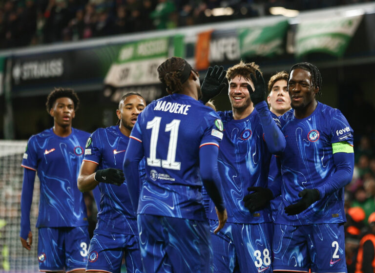 Marc Guiu of Chelsea celebrates with his team-mates after scoring his sides first goal during the UEFA Europa Conference League match at Stamford Bridge, London
Picture by Darren Campbell/Focus Images Ltd 07984039800
19/12/2024

14.12.2024 London
pilka nozna Liga Konferencji UEFA
Chelsea - Shamrock Rovers
Foto Darren Campbell  / Focus Images / MB Media / PressFocus 
POLAND ONLY!!