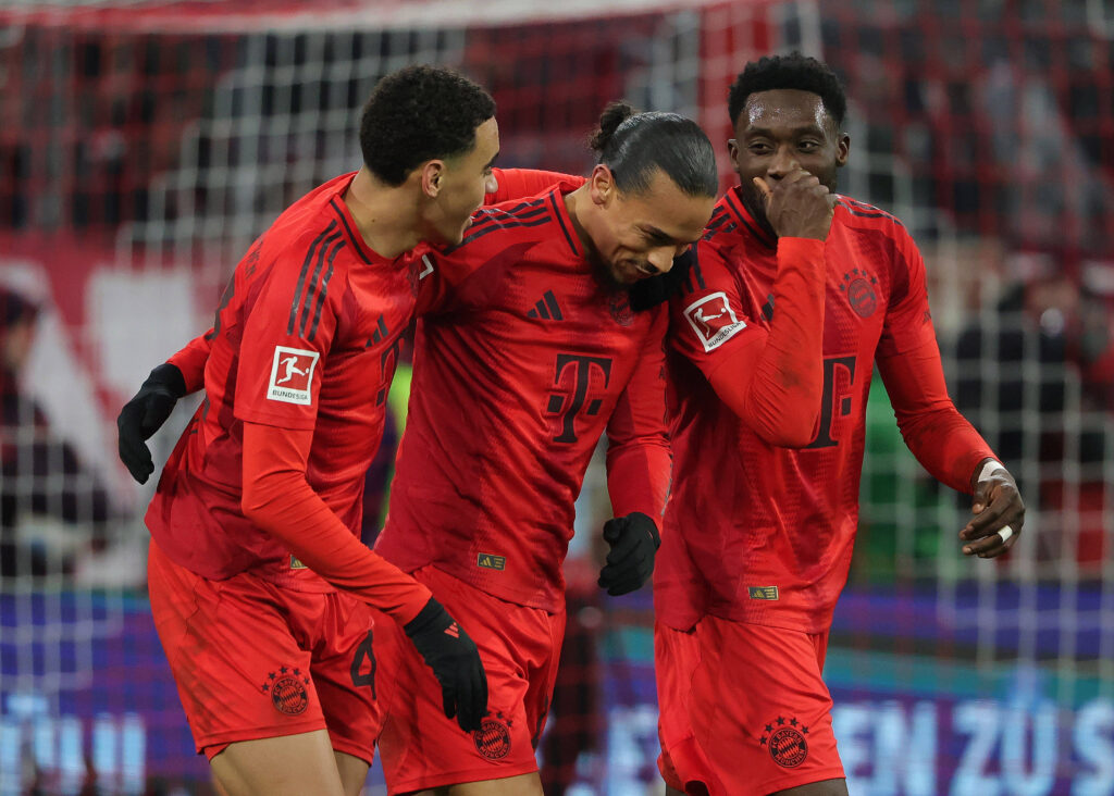 20.12.2024, FC Bayern vs RB Leipzig, Allianz Arena Muenchen, Fussball, im Bild: 3 Torschuetze Jamal Musiala FC Bayern Muenchen, Leroy Sane FC Bayern Muenchen und Alphons Davies FC Bayern Muenchen *** 20 12 2024, FC Bayern vs RB Leipzig, Allianz Arena Muenchen, Soccer, Sports, in the picture 3 Goalkeepers Jamal Musiala FC Bayern Muenchen , Leroy Sane FC Bayern Muenchen and Alphons Davies FC Bayern Muenchen
2024.12.20 Monachium
pilka nozna liga niemiecka
Bayern Monachium - RB Lipsk
Foto IMAGO/PressFocus

!!! POLAND ONLY !!!