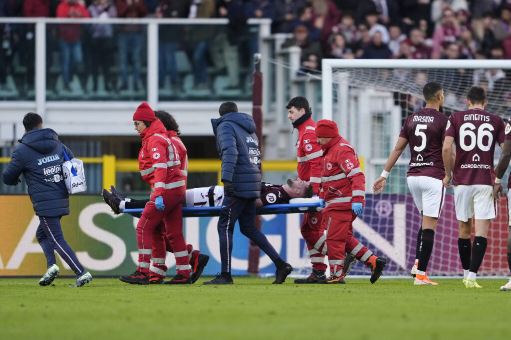 TorinoÕs Sebastian Walukiewicz   injured  during the Serie A soccer match between Torino FC and Bologna the Stadio Olimpico Grande Torino in Turin, north west Italy - December 21, 2024. Sport - Soccer EXCLUSIVE TORINO FC (Photo by Fabio Ferrari/LaPresse) (Photo by Fabio Ferrari/LaPresse/Sipa USA)
2024.12.21 Turyn
pilka nozna Liga Wloska
Torino FC - Bologna FC
Foto Fabio Ferrari/LaPresse/SIPA USA/PressFocus

!!! POLAND ONLY !!!