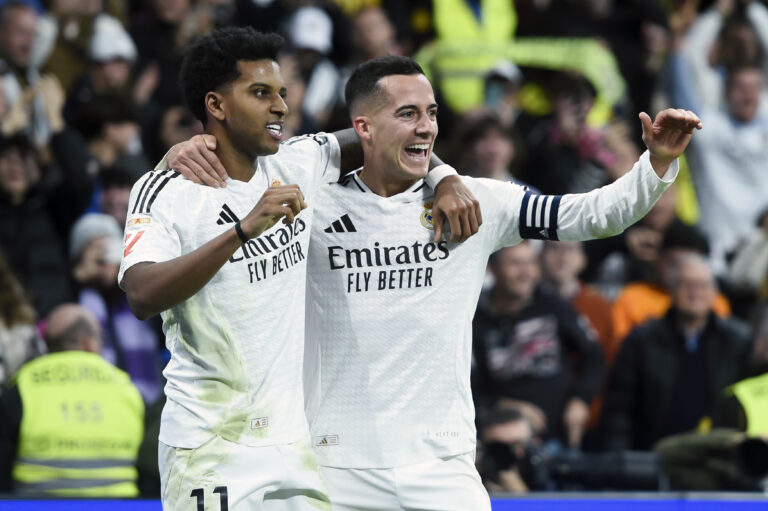 (241223) -- MADRID, Dec. 23, 2024 (Xinhua) -- Rodrygo (L) and Lucas Vazquez of Real Madrid celebrate a goal during the La Liga football match between Real Madrid and Sevilla FC, in Santiago Bernabeu stadium, Madrid, Spain, on Dec. 22, 2024. (Photo by Gustavo Valiente/Xinhua)

2024.12.22 Madryt
pilka nozna liga hiszpanska
Real Madryt - Sevilla FC
Foto Gustavo Valiente/Xinhua/PressFocus

!!! POLAND ONLY !!!