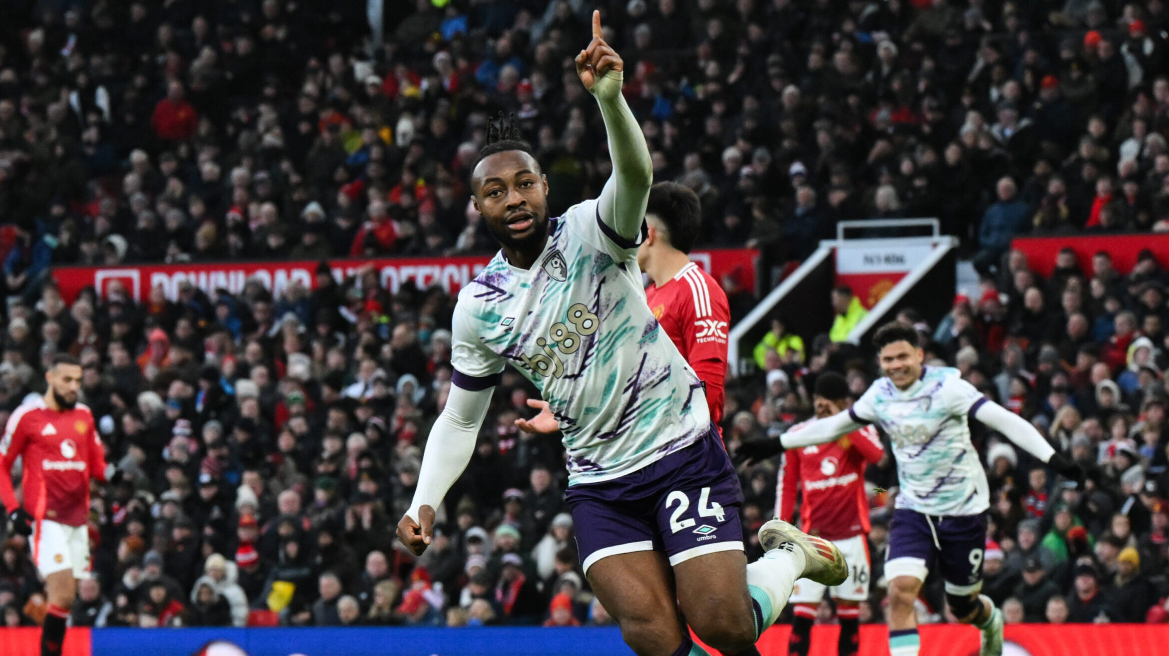 Antoine Semenyo of Bournemouth celebrates his goal to make it 0-3 during the Premier League match Manchester United vs Bournemouth at Old Trafford, Manchester, United Kingdom, 22nd December 2024

(Photo by Craig Thomas/News Images) in Manchester, United Kingdom on 12/22/2024. (Photo by Craig Thomas/News Images/Sipa USA)
2024.12.22 Manchester
pilka nozna liga angielska
Manchester United - Bournemouth
Foto Craig Thomas/News Images/SIPA USA/PressFocus

!!! POLAND ONLY !!!