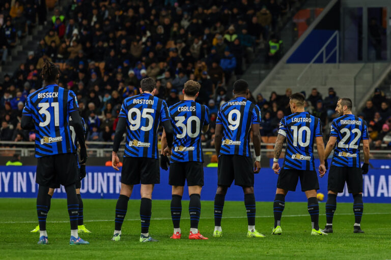 FC Internazionale players seen during Serie A 2024/25 football match between FC Internazionale and Como 1907 at San Siro Stadium (Photo by Fabrizio Carabelli/IPA Sport / ipa-agency.net/IPA/Sipa USA)
2024.12.23 Mediolan
pilka nozna liga wloska
Inter Mediolan - Como 1907
Foto Fabrizio Carabelli/IPA Sport/ipa-agency.net/SIPA USA/PressFocus

!!! POLAND ONLY !!!