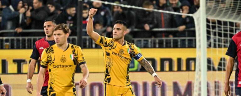 Lautaro Martinez of Inter, Esultanza, Joy After scoring goal,  during  Cagliari Calcio vs Inter - FC Internazionale, Italian soccer Serie A match in Cagliari, Italy, December 28 2024 (Photo by Luigi Canu/IPA Sport / ipa-agency.net/IPA/Sipa USA)
2024.12.28 Cagliari
pilka nozna Liga Wloska
Cagliari Calcio - Inter Mediolan
Foto Luigi Canu/IPA Sport/ipa-agency.net/SIPA USA/PressFocus

!!! POLAND ONLY !!!