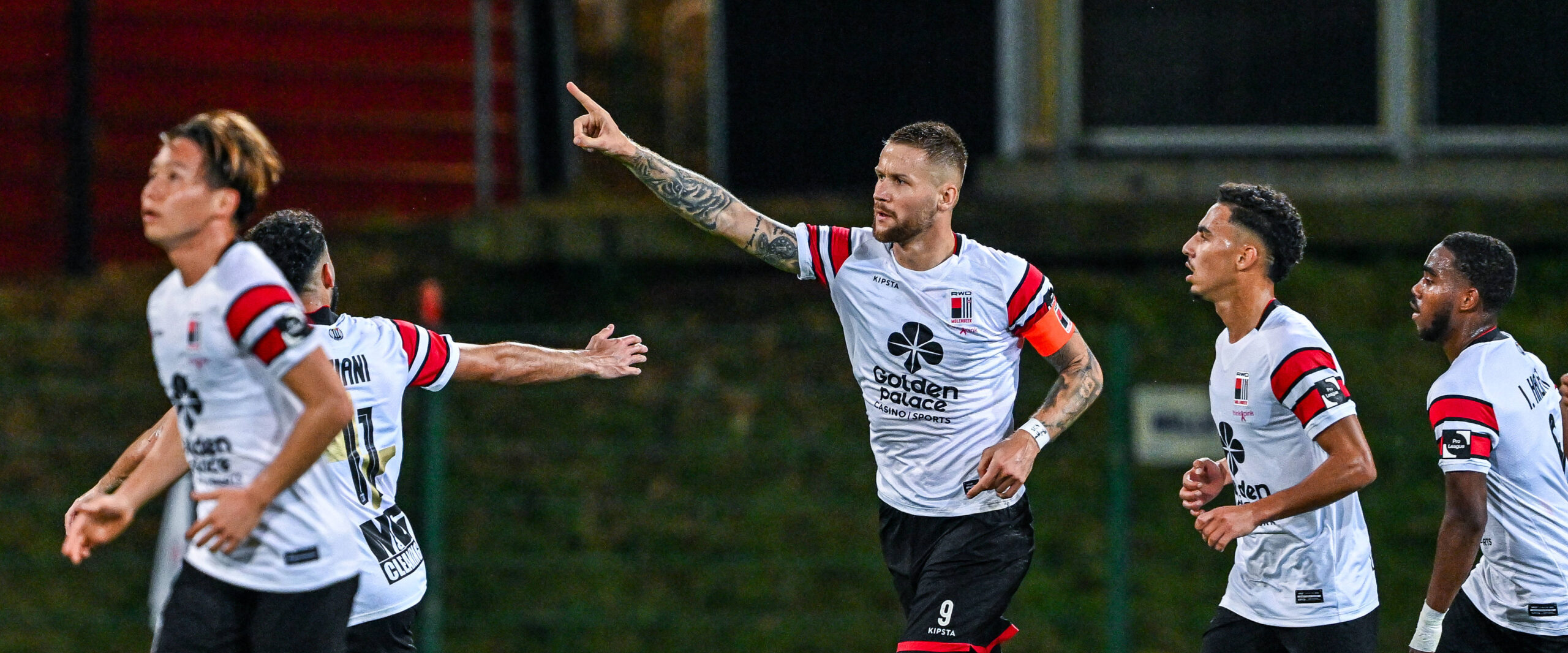 BELGIUM SOCCER CPL D9 RWDM VS KMSK DEINZE Piotr Parzyszek 9 of RWDM scores 1-1 and RWDM celebrate during a soccer game between RWDM and KMSK Deinze during the 9th matchday in the Challenger Pro League 2024-2025 season , on Saturday 26 October 2024 in Sint-Jans-Molenbeek , Belgium . PHOTO SPORTPIX Copyright: xSportpix.bex xStijnxAudoorenxStijnxAudoorenx,Image: 926926057, License: Rights-managed, Restrictions: PUBLICATIONxNOTxINxBEL, Model Release: no, Credit line: Stijn Audooren / imago sport / Forum