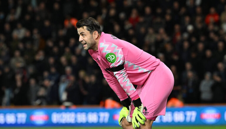 Bournemouth v West Ham United Premier League 16/12/2024. Lukasz Fabianski 1 of West Ham United during the Premier League match between Bournemouth and West Ham United at the Vitality Stadium, Bournemouth, England on 16 December 2024. Bournemouth Vitality Stadium Dorset England Editorial use only DataCo restrictions apply See www.football-dataco.com , Copyright: xGrahamxHuntx PSI-21068-0215,Image: 947540868, License: Rights-managed, Restrictions: , Model Release: no, Credit line: Graham Hunt / imago sport / Forum