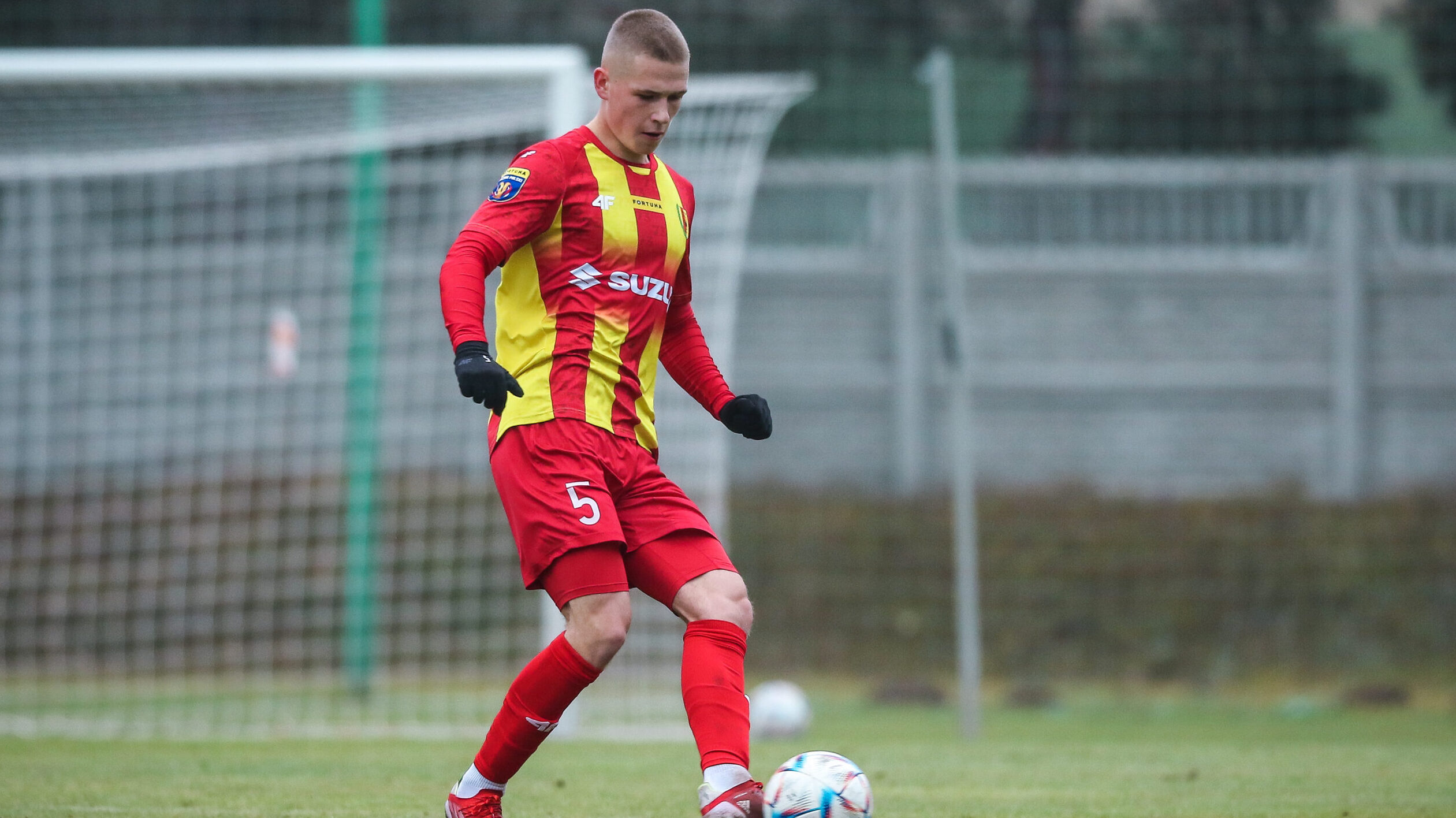 03.12.2022 Kielce
Pilka nozna
Sparing, przygotowania do rundy wiosennej
Korona Kielce - Gornik Leczna
N/z Radoslaw Sewerys
Foto Adam Starszynski / PressFocus

03.12.2022 Kielce
Football
Friendly game
Korona Kielce - Gornik Leczna
Radoslaw Sewerys
Credit Adam Starszynski / PressFocus