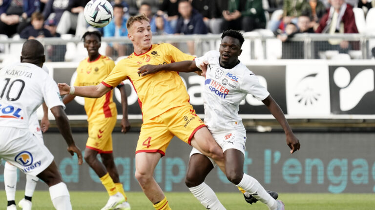 04 Balthazar PIERRET (qrm) - 08 Abdoul TAPSOBA (asc) during the Ligue 2 BKT match Amiens and Quevilly-Rouen at Stade de la Licorne on August 5, 2023 in Amiens, France. (Photo by Dave Winter/FEP/Icon Sport/Sipa USA)
2023.08.05 Amiens
pilka nozna liga francuska Ligue 2
Amiens SC - Quevilly Rouen Metropole
Foto Icon Sport/SIPA USA/PressFocus

!!! POLAND ONLY !!!