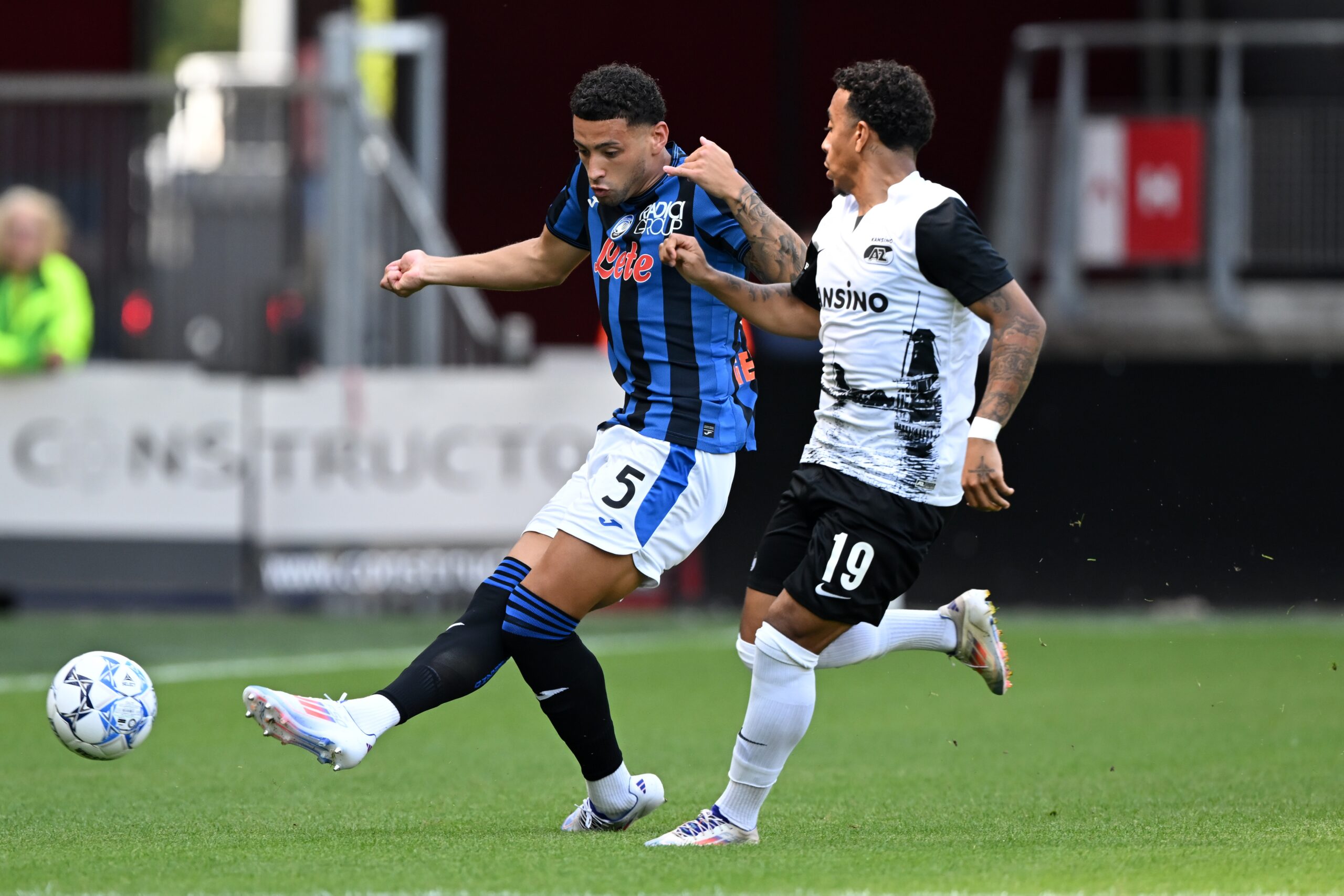 7/27/2024 - ALKMAAR - (l-r) Ben Godfrey of Atalanta BC, Myron van Brederode of AZ during the friendly match between AZ Alkmaar and Atalanta Bergamo at the AFAS stadium on July 27, 2024 in Alkmaar, the Netherlands. ANP | Hollandse Hoogte | GERRIT VAN COLOGNE /ANP/Sipa USA
2024.07.27 Alkmaar
pilka nozna sparing mecz towarzyski
AZ Alkmaar - Atalanta Bergamo
Foto ANP/SIPA USA/PressFocus

!!! POLAND ONLY !!!