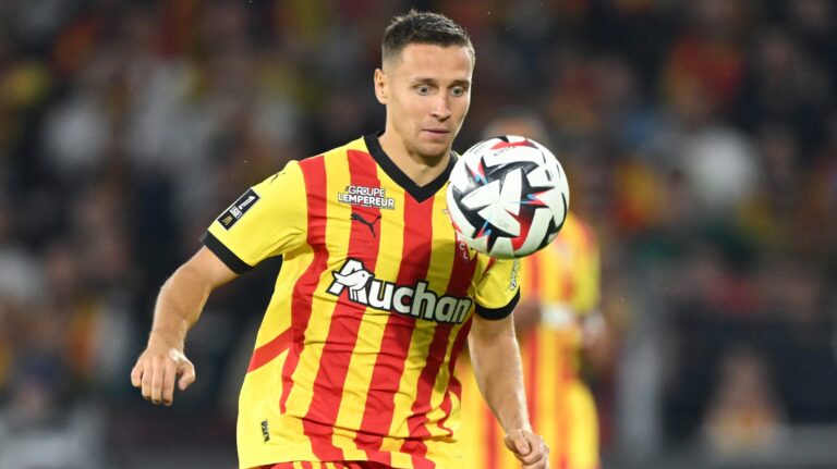 9/15/2024 - LENS - Przemyslaw Frankowski of RC Lens during the French Ligue 1 match between RC Lens and Olympique Lyon at Stade Bollaert Delelis on Sept. 15, 2024 in Lens, France. ANP | Hollandse Hoogte | GERRIT VAN KEULEN /ANP/Sipa USA
2024.09.15 Lens
pilka nozna Liga Francuska
RC Lens - Olympique Lyon
Foto ANP/SIPA USA/PressFocus

!!! POLAND ONLY !!!