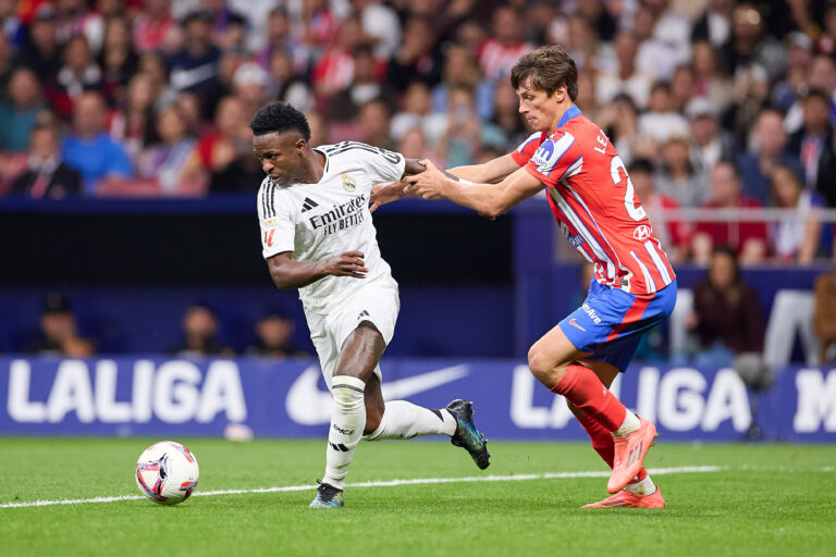 Vinicius Junior (L) of Real Madrid CF and Robin Le Normand (R) of Atletico Madrid seen in action during the 2024/2025 La Liga EA Sports week 8 football match between Atletico Madrid and Real Madrid CF at Civitas Metropoliano stadium. Final score: Atletico Madrid 1 : 1 Real Madrid CF (Photo by Federico Titone / SOPA Images/Sipa USA)
2024.09.29 Madryt
pilka nozna , liga hiszpanska
Atletico Madryt - Real Madryt
Foto Federico Titone/SOPA Images/SIPA USA/PressFocus

!!! POLAND ONLY !!!