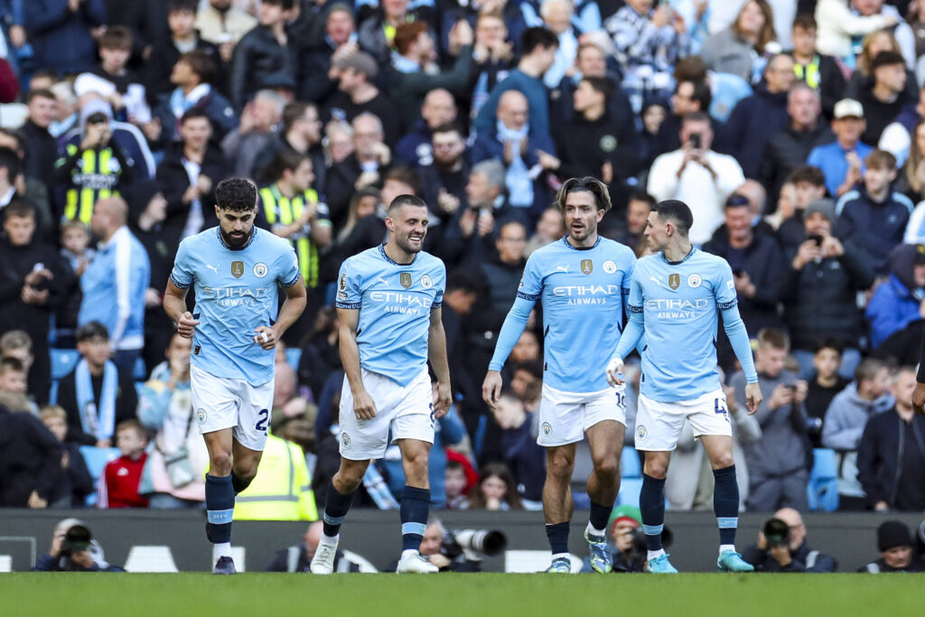 Manchester City v Fulham Manchester City midfielder Mateo Kovacic 8 scores a GOAL 2-1 and celebrates with Manchester City midfielder Jack Grealish 10 during the Manchester City v Fulham English Premier League Match at Etihad Stadium, Manchester, United Kingdom on 5 October 2024 Editorial use only. All images are copyright Every Second Media Limited. No images may be reproduced without prior permission. All rights reserved. Premier League and Football League images are subject to licensing agreements with Football DataCo Limited. see https://www.football-dataco.com Copyright: xIMAGO/EveryxSecondxMediax ESM-1166-0041
2024.10.05 
pilka nozna liga angielska
Premier League
Foto IMAGO/PressFocus

!!! POLAND ONLY !!!