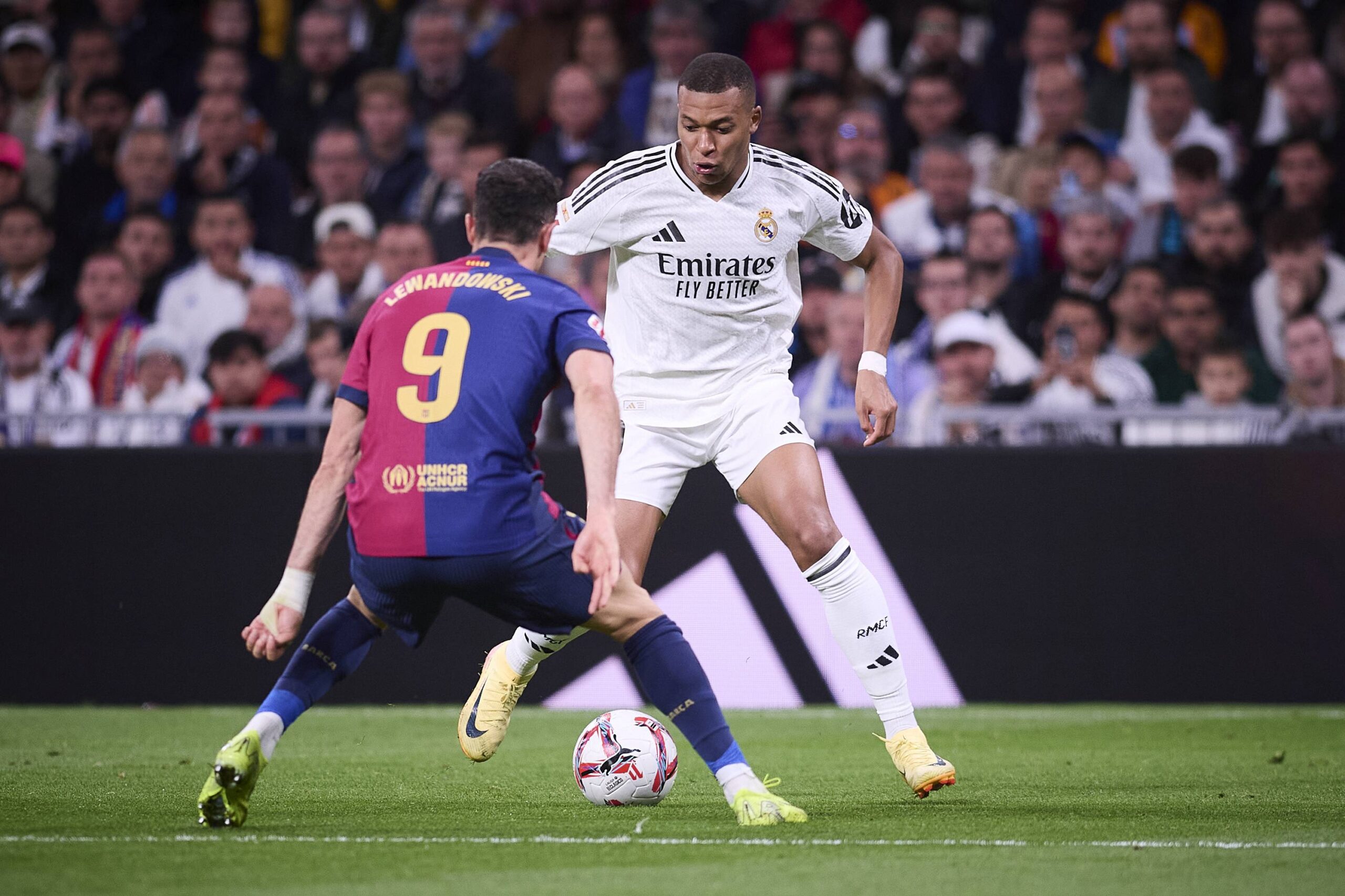 Spanish La Liga EA Sports soccer match Real Madrid vs FC Barcelona at Santiago Bernabeu stadium in Madrid, Spain 26 October 2024
Kylian Mbappe and Lewandowski

(Photo by Cordon Press/Sipa USA)
2024.10.26 Madryt
pilka nozna liga hiszpanska
Real Madryt - FC Barcelona
Foto Cordon Press/SIPA USA/PressFocus

!!! POLAND ONLY !!!