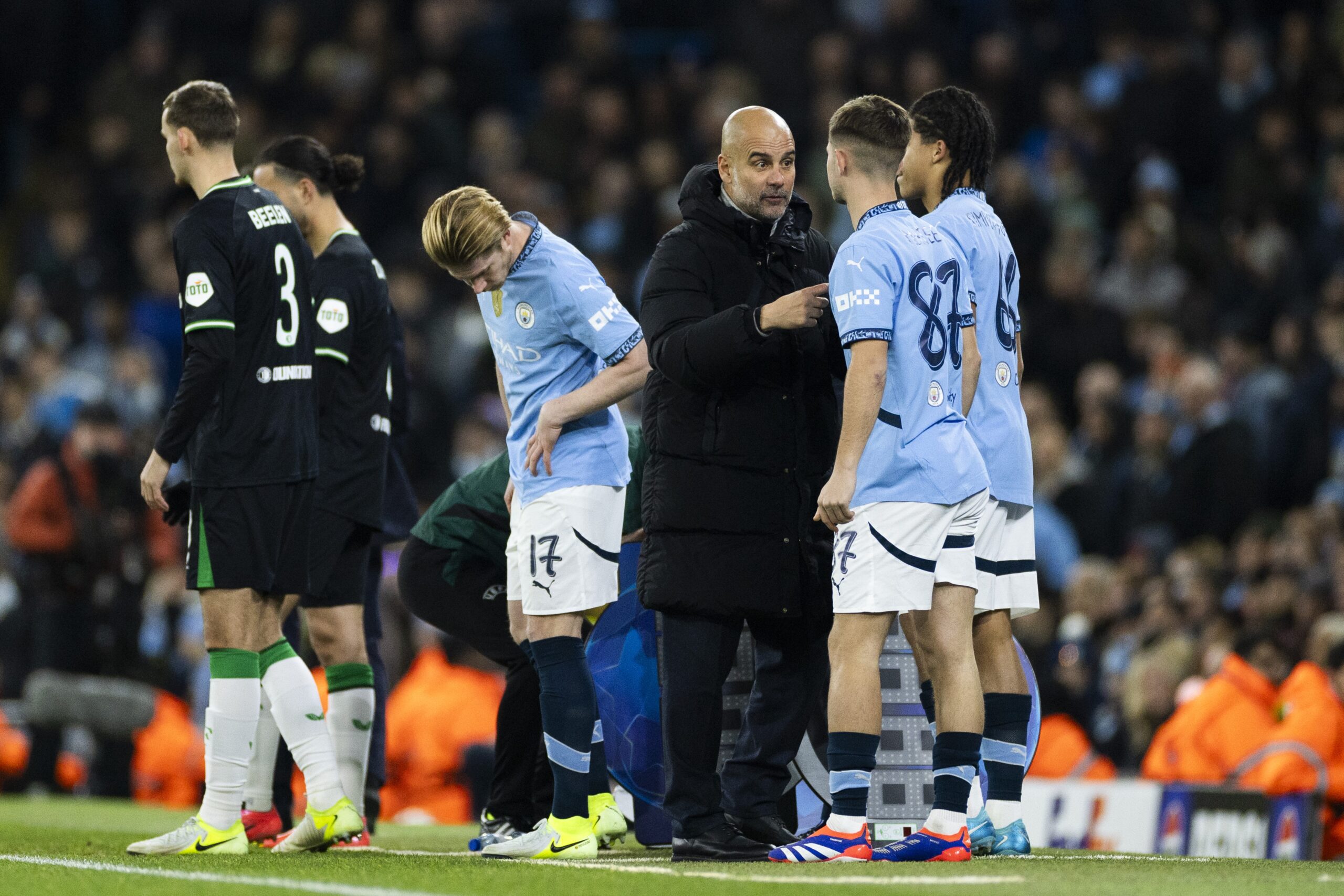 11/26/2024 - MANCHESTER - (l-r) Kevin de Bruyne of Manchester City FC, Manchester City FC coach Pep Guardiola, Jahmai Simpson Pusey of Manchester City FC, James McAtee of Manchester City FC during the UEFA Champions league match between Manchester City FC and Feyenoord at Etihad Stadium on Nov. 26, 2024 in Manchester, England. ANP KOEN VAN WEEL /ANP/Sipa USA
2024.11.26 Manchester
pilka nozna liga mistrzow
Manchester City - Feyenoord Rotterdam
Foto ANP/SIPA USA/PressFocus

!!! POLAND ONLY !!!