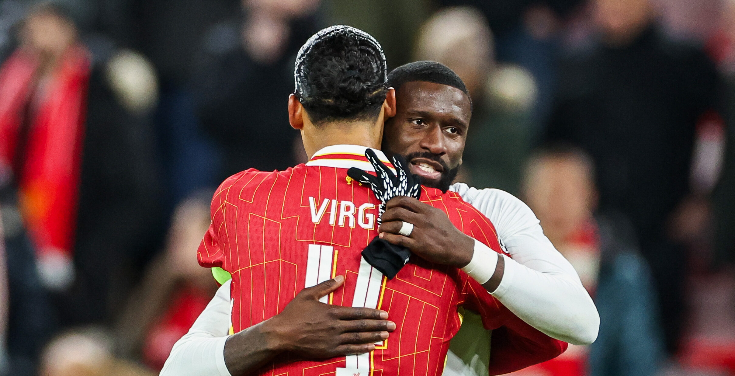 Antonio Rudiger of Real Madrid embraces Virgil van Dijk of Liverpool following the UEFA Champions League, League Phase MD5 Liverpool v Real Madrid at Anfield, Liverpool, United Kingdom, 27th November 2024

(Photo by Mark Cosgrove/News Images) in Liverpool, United Kingdom on 11/27/2024. (Photo by Mark Cosgrove/News Images/Sipa USA)
2024.11.27 Liverpool
pilka nozna liga mistrzow
FC Liverpool - Real Madryt
Foto Mark Cosgrove/News Images/SIPA USA/PressFocus

!!! POLAND ONLY !!!