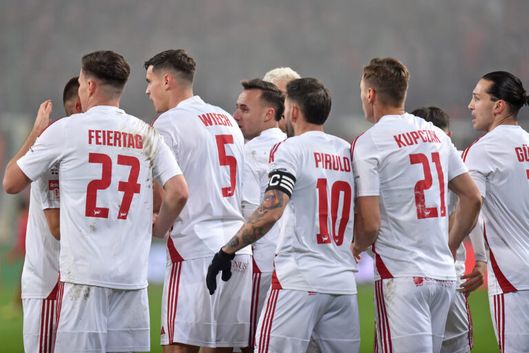 2024.11.30 Krakow
Pilka nozna , Betclic I liga , sezon 2024/25
Wisla Krakow - LKS Lodz
N/z Pilkarze LKS, radosc po bramce na 0-1, gol, bramka
Foto Krzysztof Porebski / PressFocus

2024.11.30 Krakow
Football , Polish league, second level , 2024/2025 season
Wisla Krakow - LKS Lodz
Pilkarze LKS, radosc po bramce na 0-1, gol, bramka
Credit: Krzysztof Porebski / PressFocus