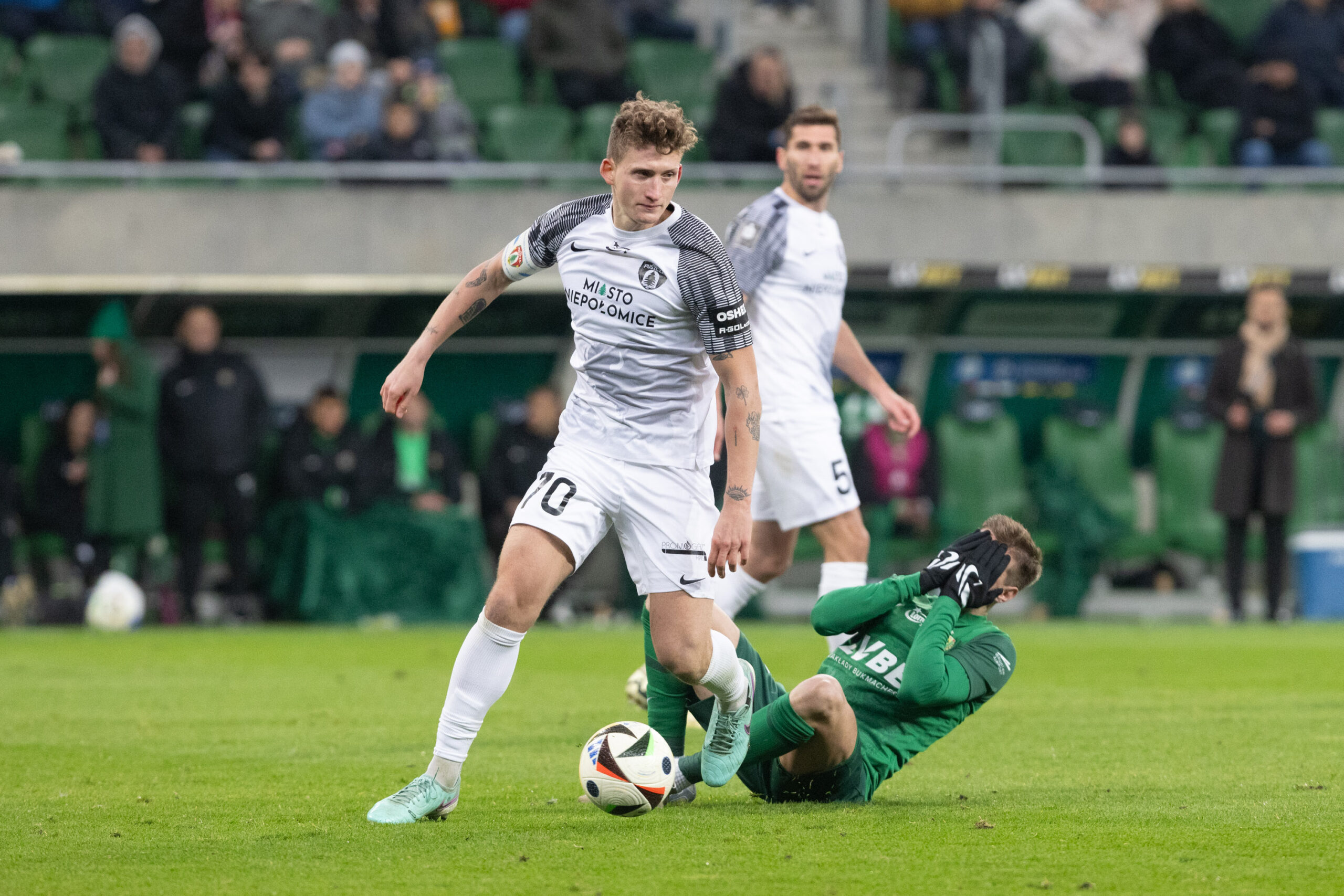 2024.11.30 Wroclaw
pilka nozna PKO Ekstraklasa Sezon 2024/2025
Slask Wroclaw - Puszcza Niepolomice
N/z Wojciech Hajda faul, Piotr Samiec Talar
Foto Marcin Karczewski / PressFocus

2024.11.30 Warsaw
Football Polish PKO Ekstraklasa Season 2024/2025
Wojciech Hajda faul, Piotr Samiec Talar
Credit: Marcin Karczewski / PressFocus