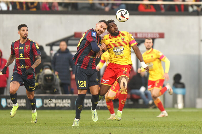 2024.12.01 Szczecin Stadion im. Floriana Krygiera
pilka nozna PKO Ekstraklasa sezon 2024/2025
Pogon Szczecin - Jagiellonia Bialystok
N/z Leo Borges Linus Wahlqvist Afimico Pululu
Foto Szymon Gorski / PressFocus

2024.12.01 Szczecin Stadion im. Floriana Krygiera
Football - Polish PKO Ekstraklasa season 2024/2025
Pogon Szczecin - Jagiellonia Bialystok
Leo Borges Linus Wahlqvist Afimico Pululu
Credit: Szymon Gorski / PressFocus